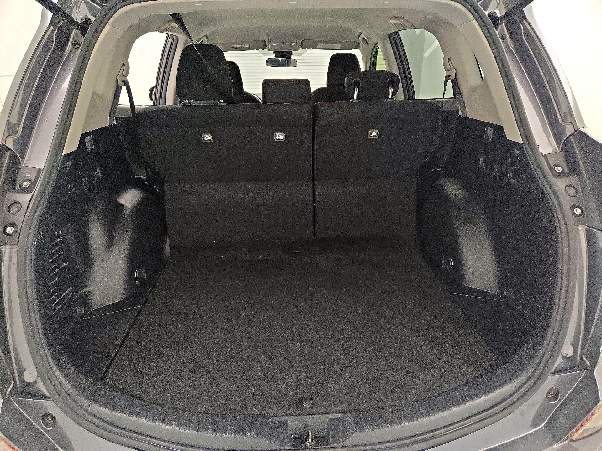 Thumbnail: 2017 Toyota RAV4 - 20