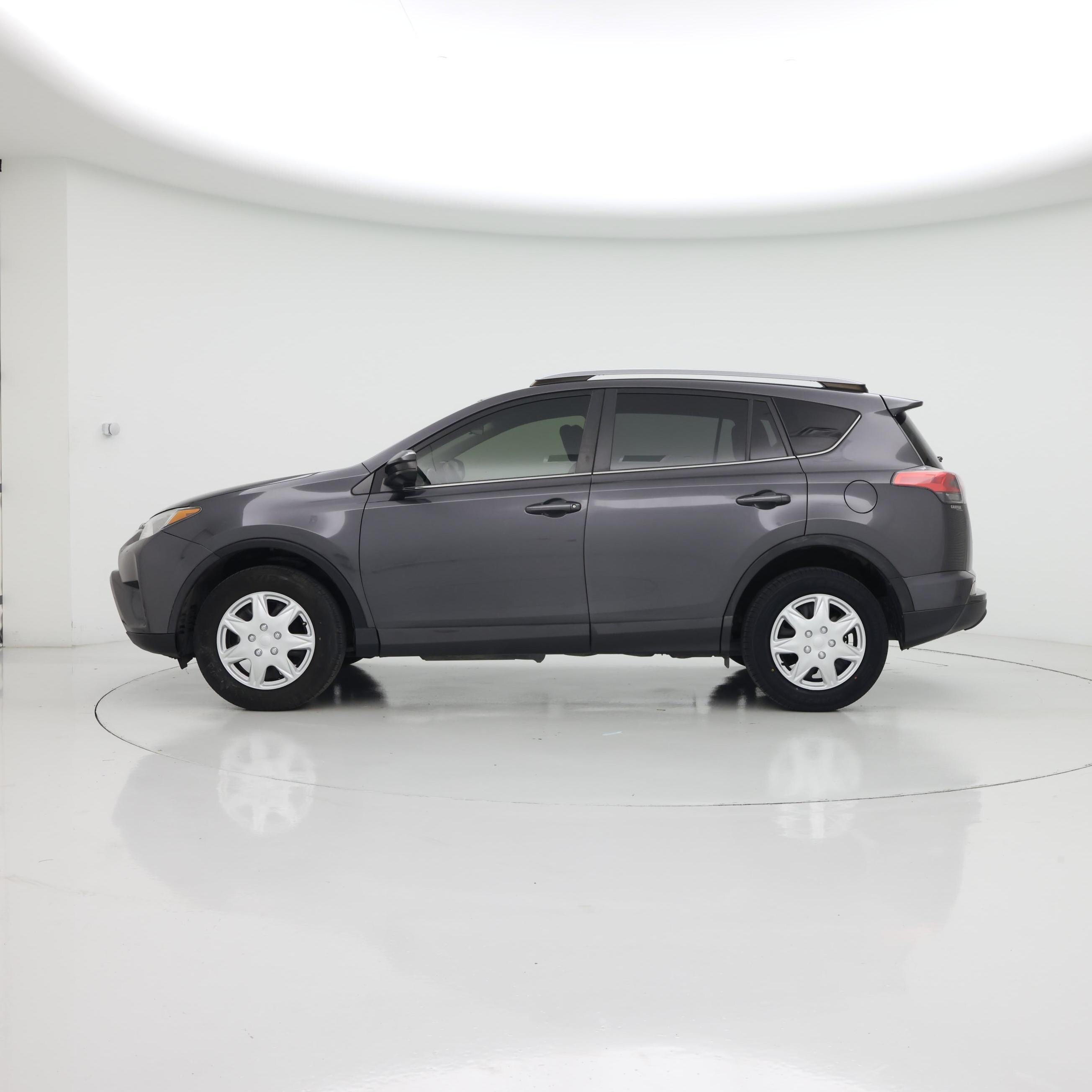 Thumbnail: 2017 Toyota RAV4 - 3