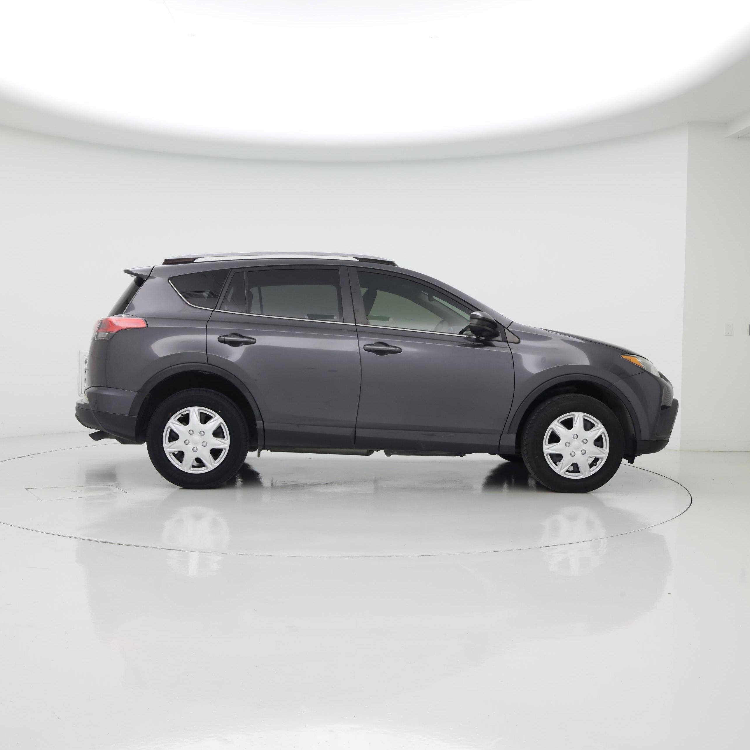 Thumbnail: 2017 Toyota RAV4 - 7