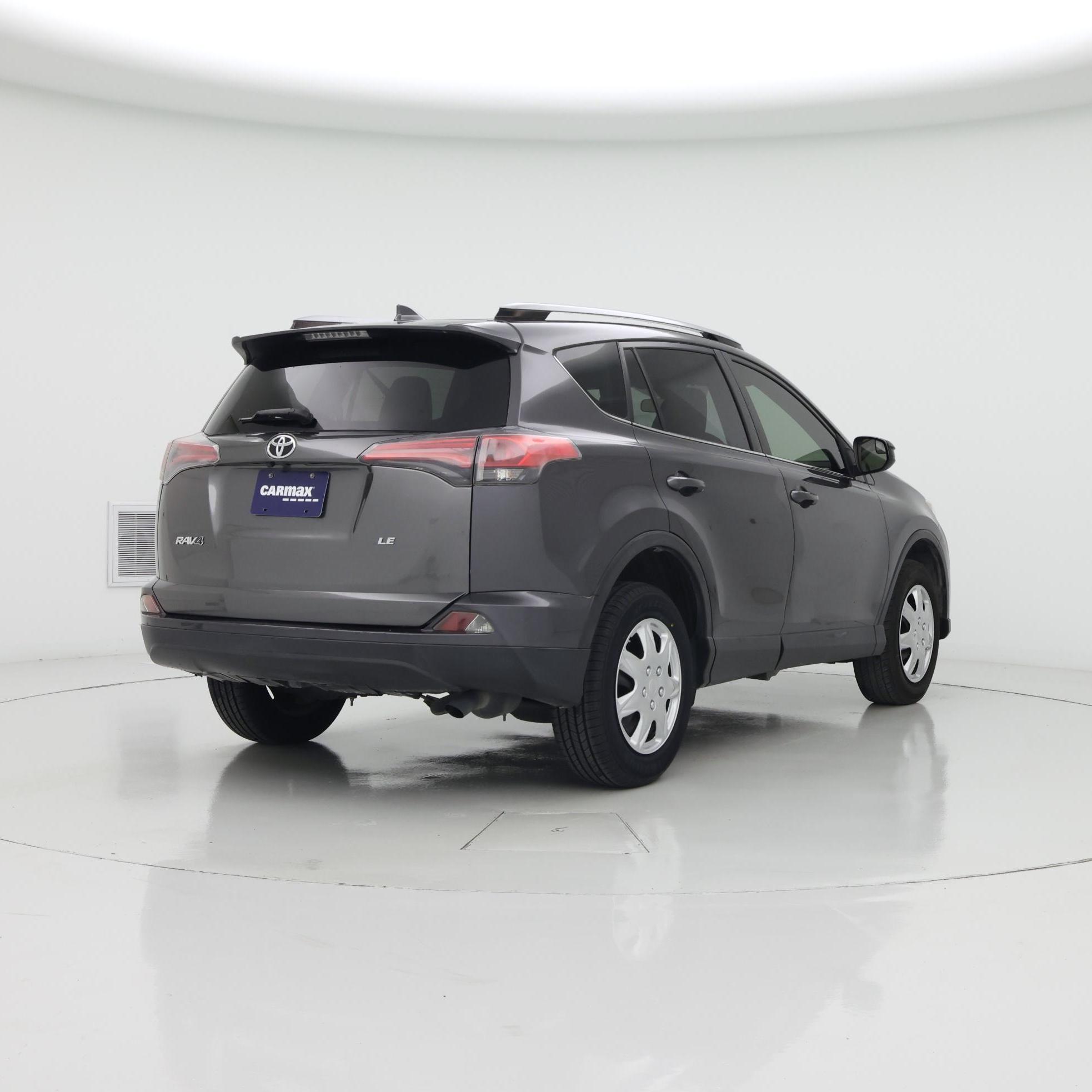 Thumbnail: 2017 Toyota RAV4 - 8