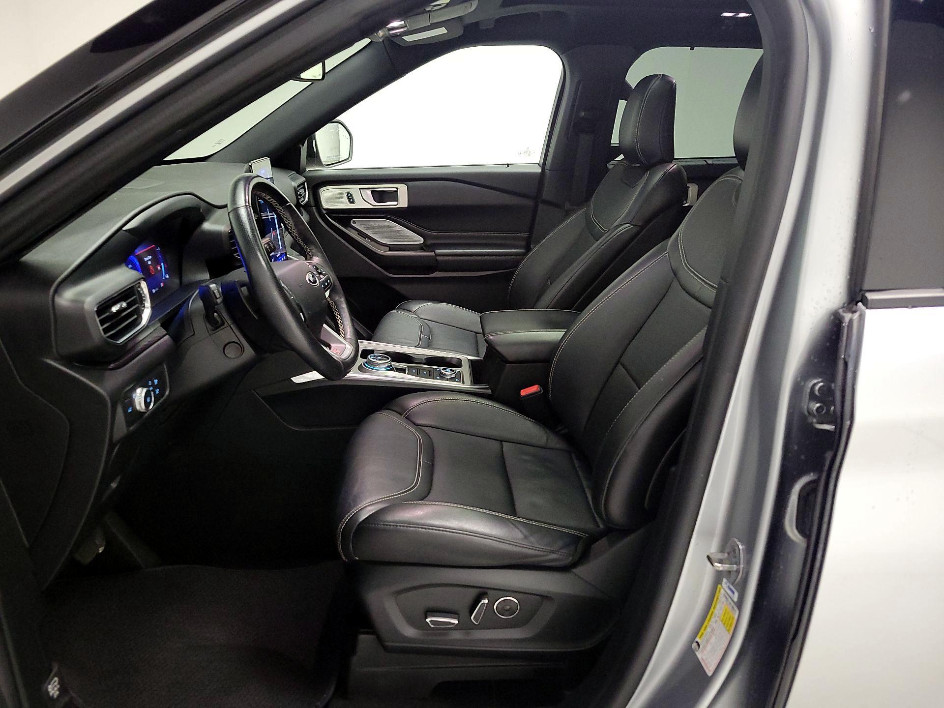 Thumbnail: 2020 Ford Explorer - 11