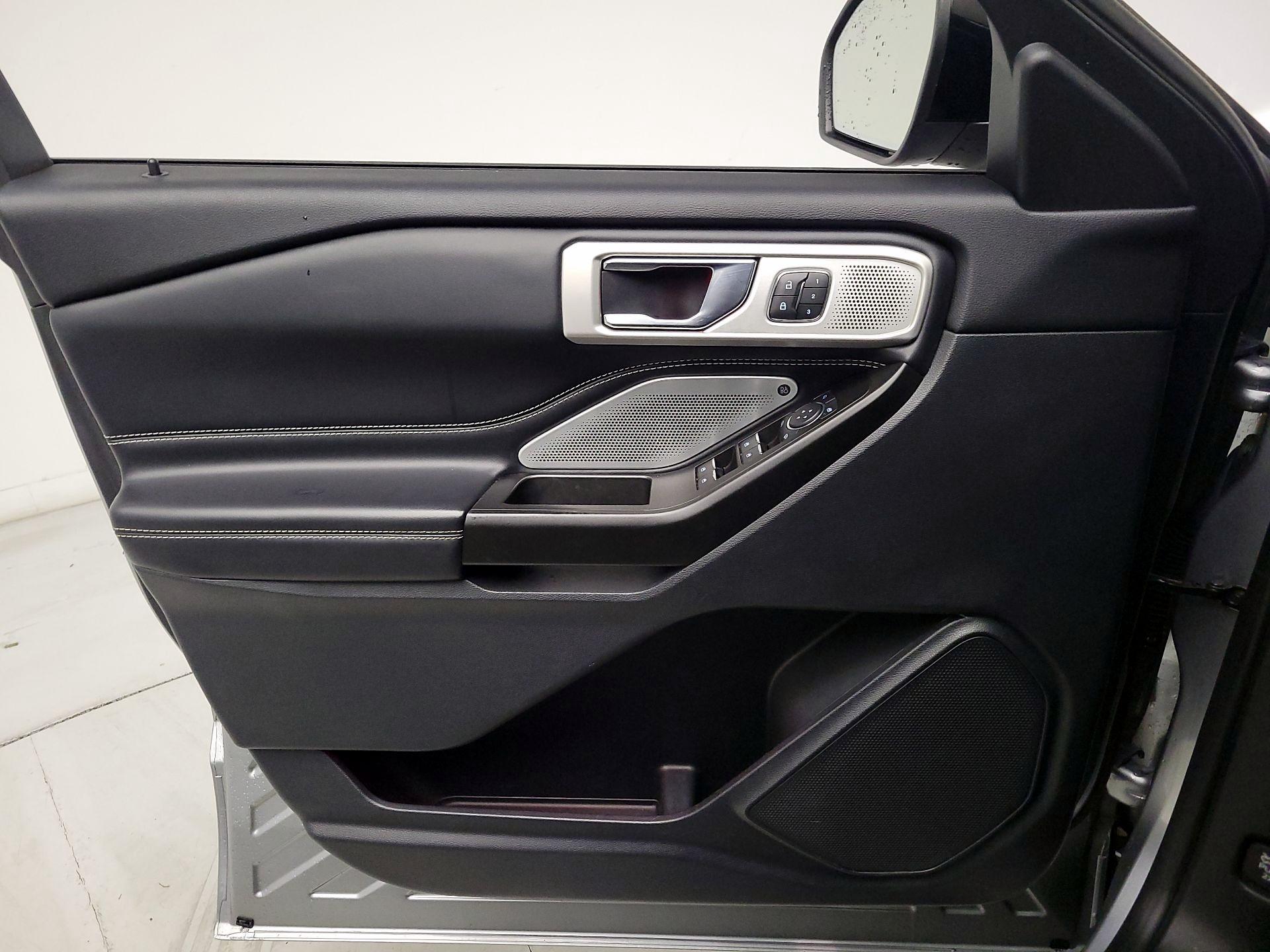 Thumbnail: 2020 Ford Explorer - 12