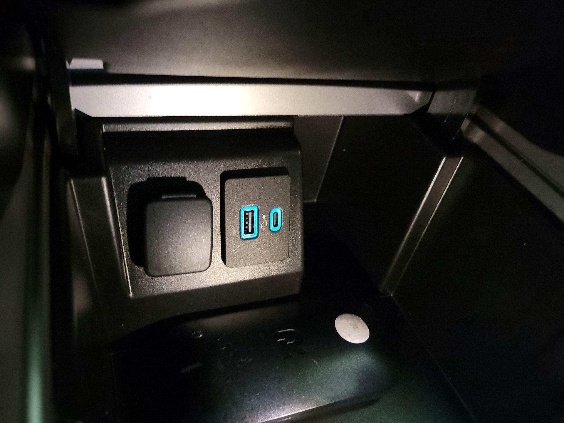 Thumbnail: 2020 Ford Explorer - 19