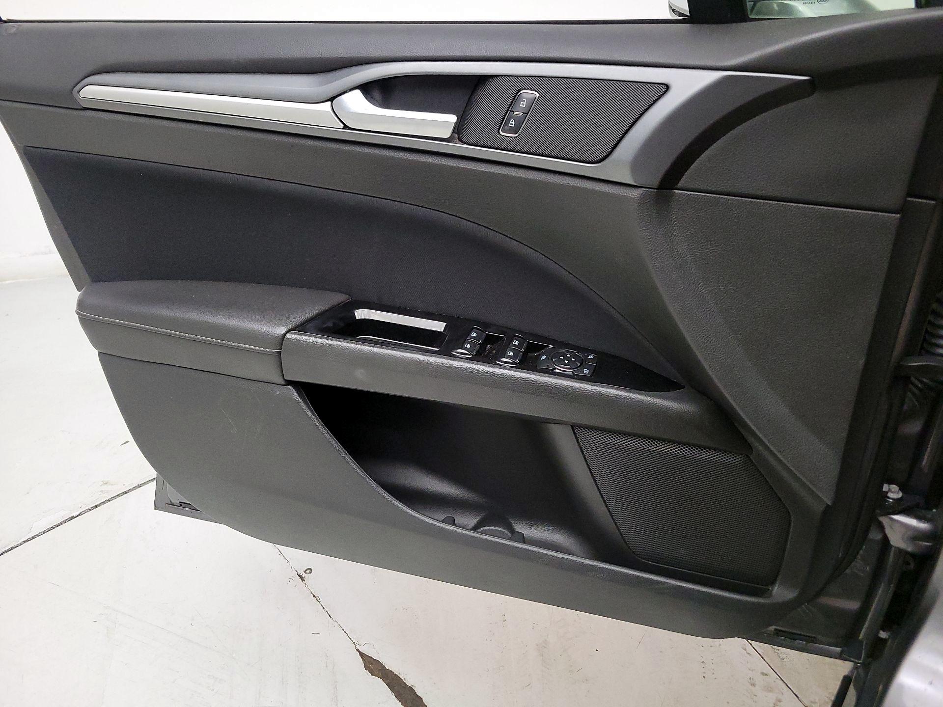 Thumbnail: 2014 Ford Fusion - 12