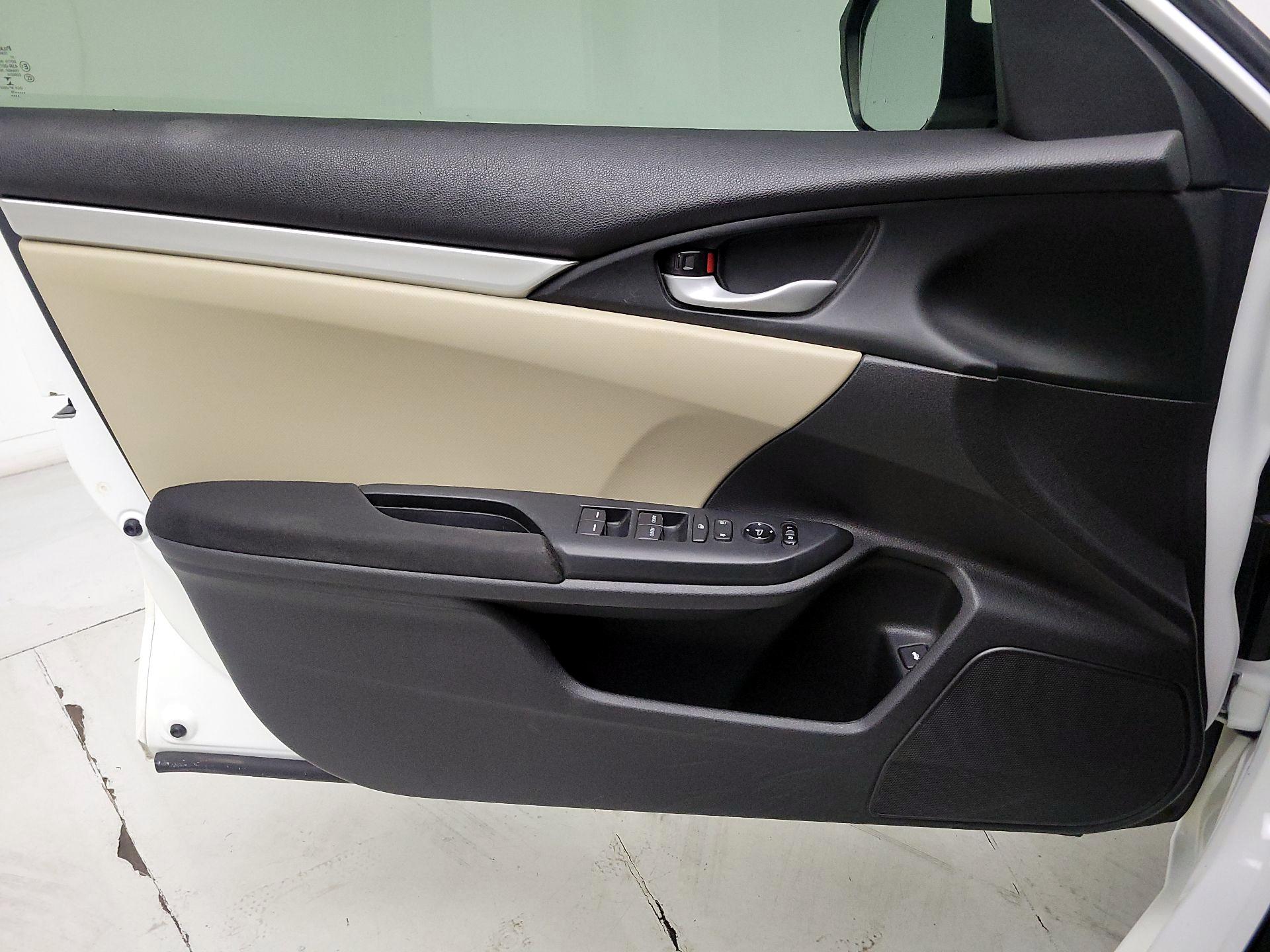 Thumbnail: 2016 Honda Civic - 12