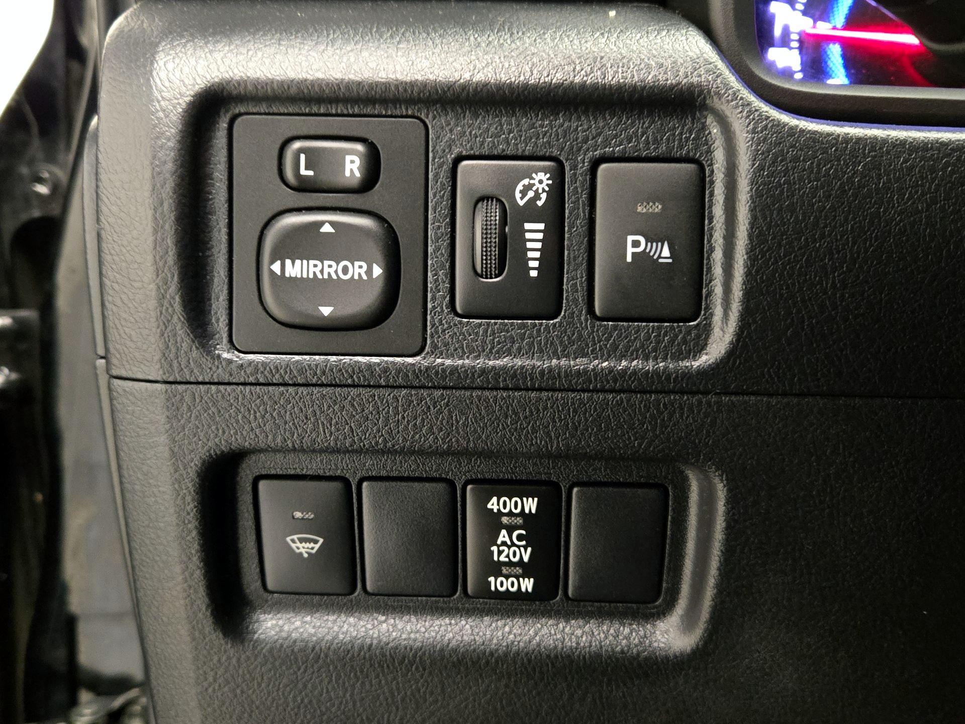 Thumbnail: 2017 Toyota 4Runner - 13