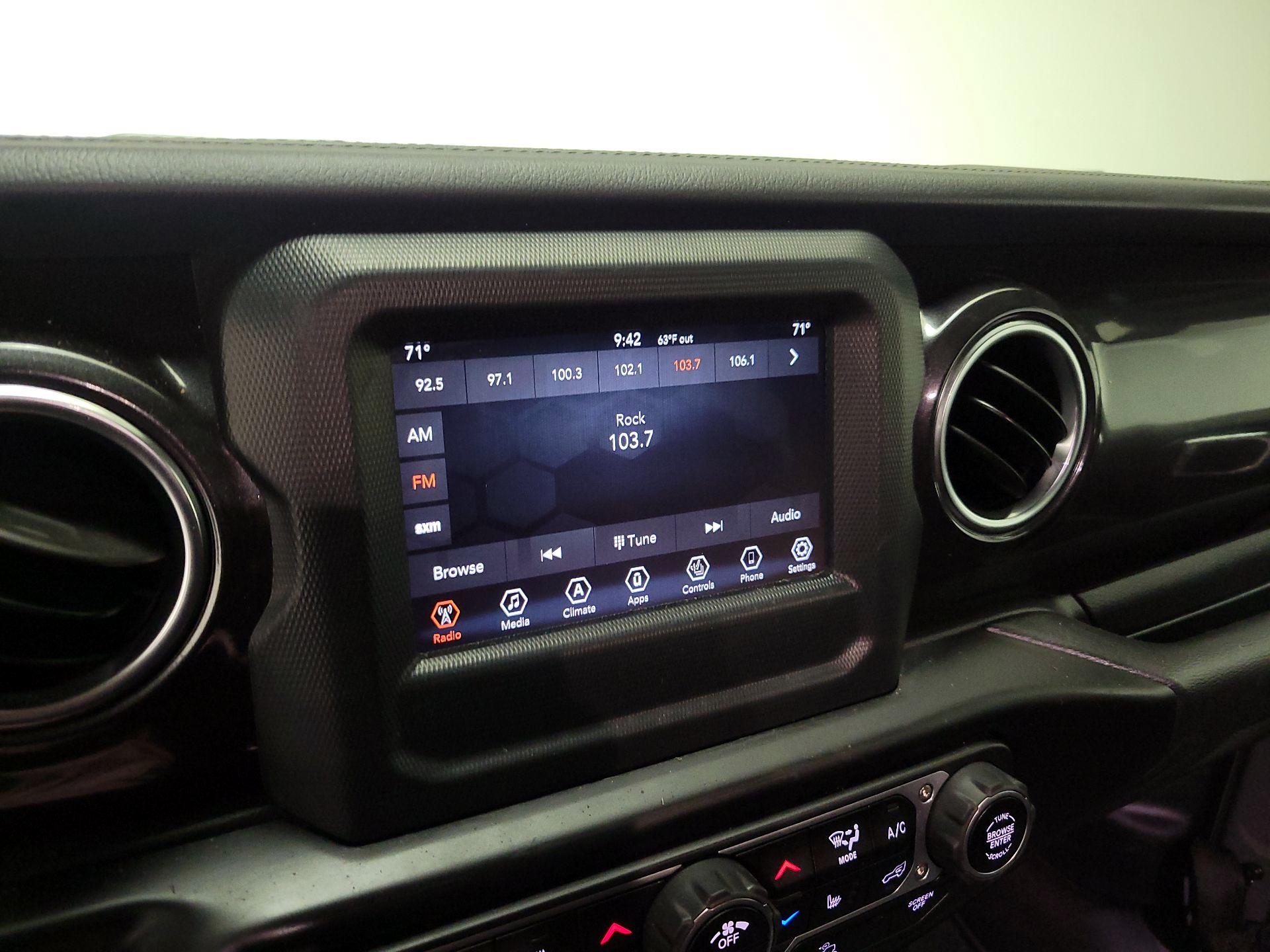 Thumbnail: 2021 Jeep Wrangler - 15