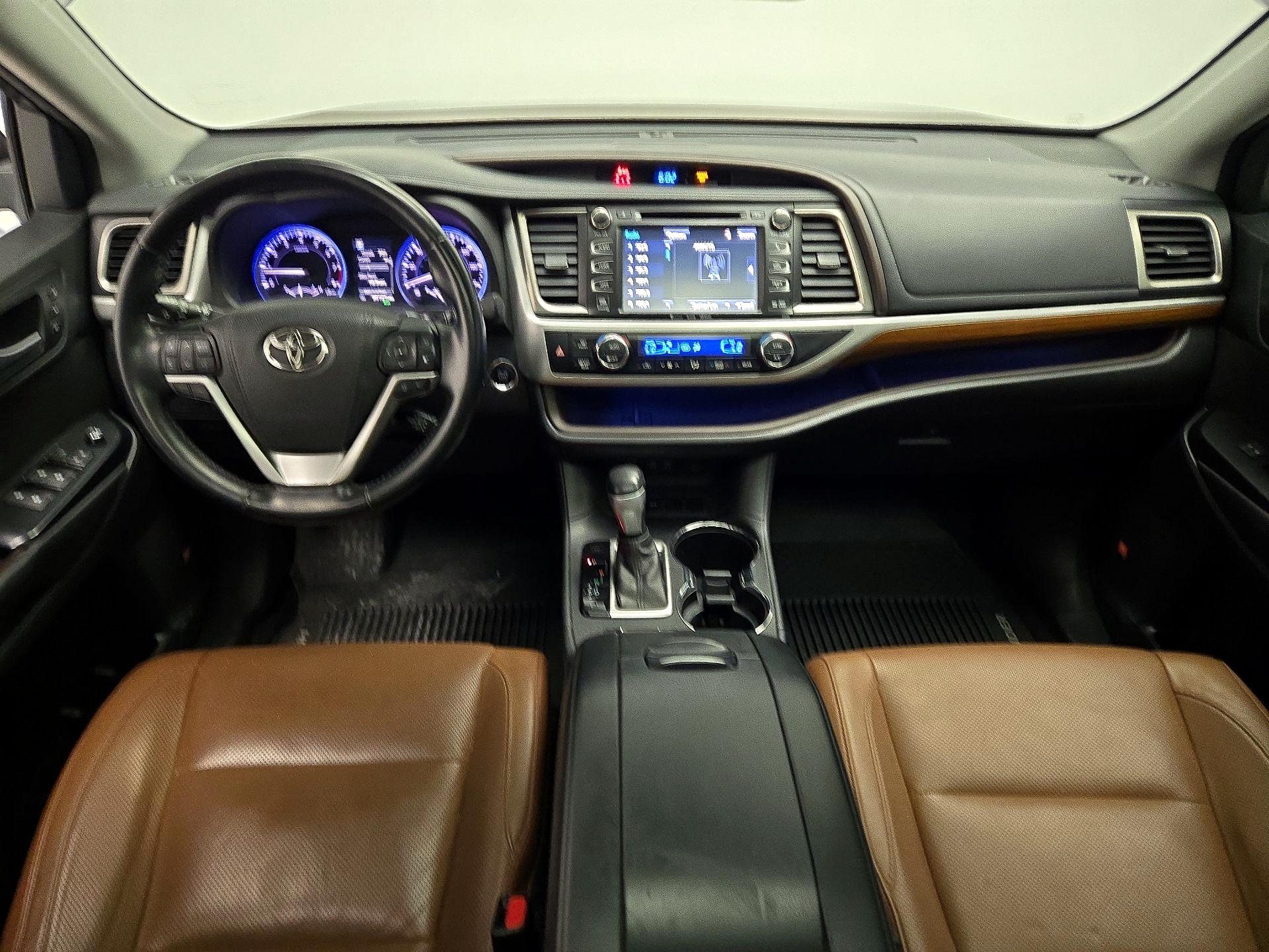 Thumbnail: 2017 Toyota Highlander - 9