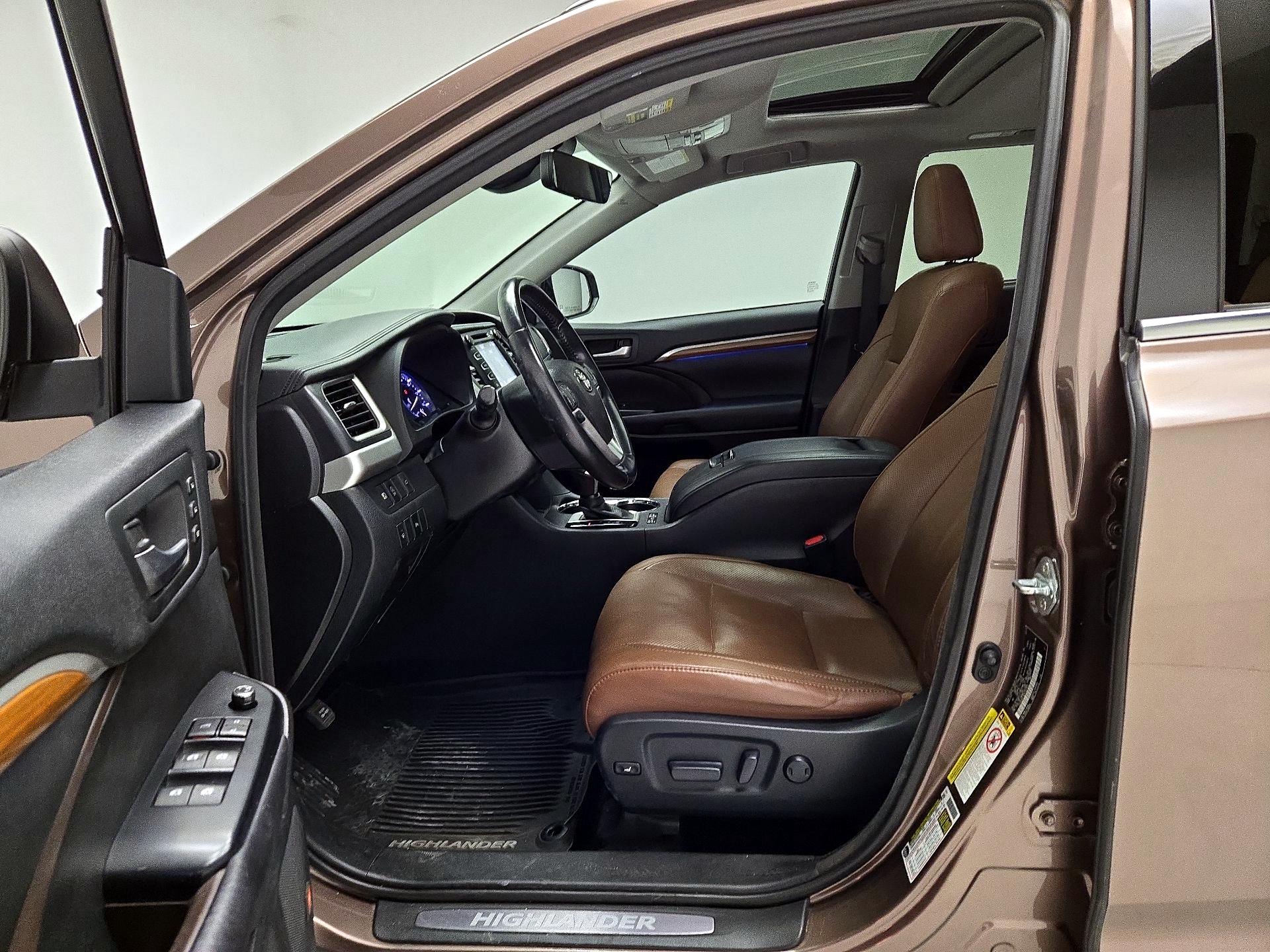 Thumbnail: 2017 Toyota Highlander - 11