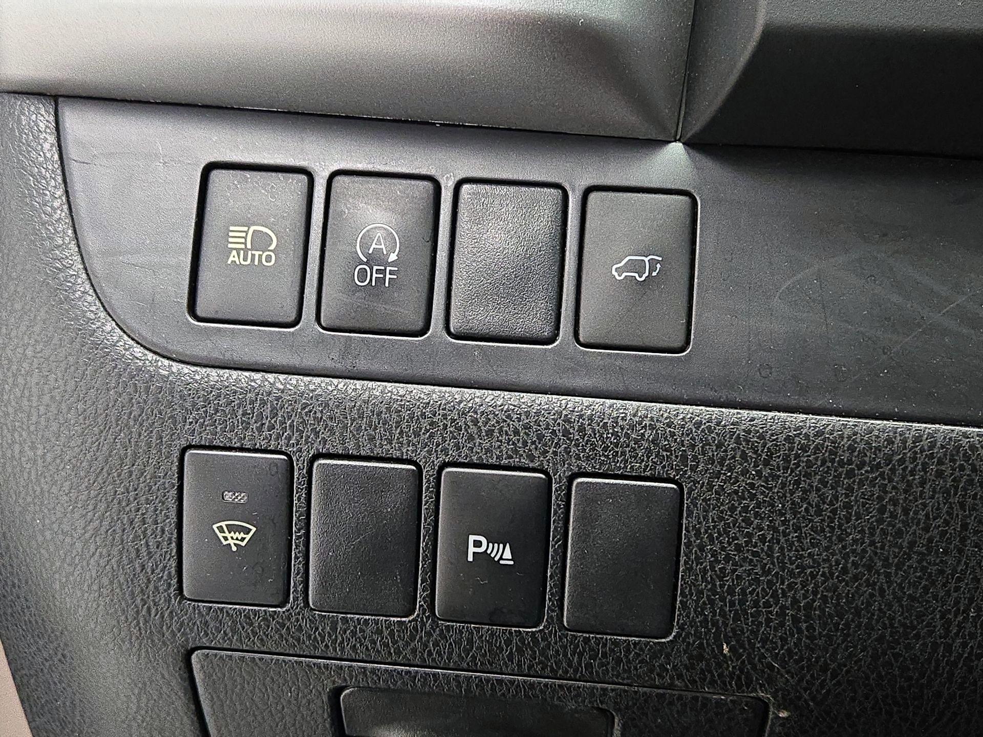 Thumbnail: 2017 Toyota Highlander - 13