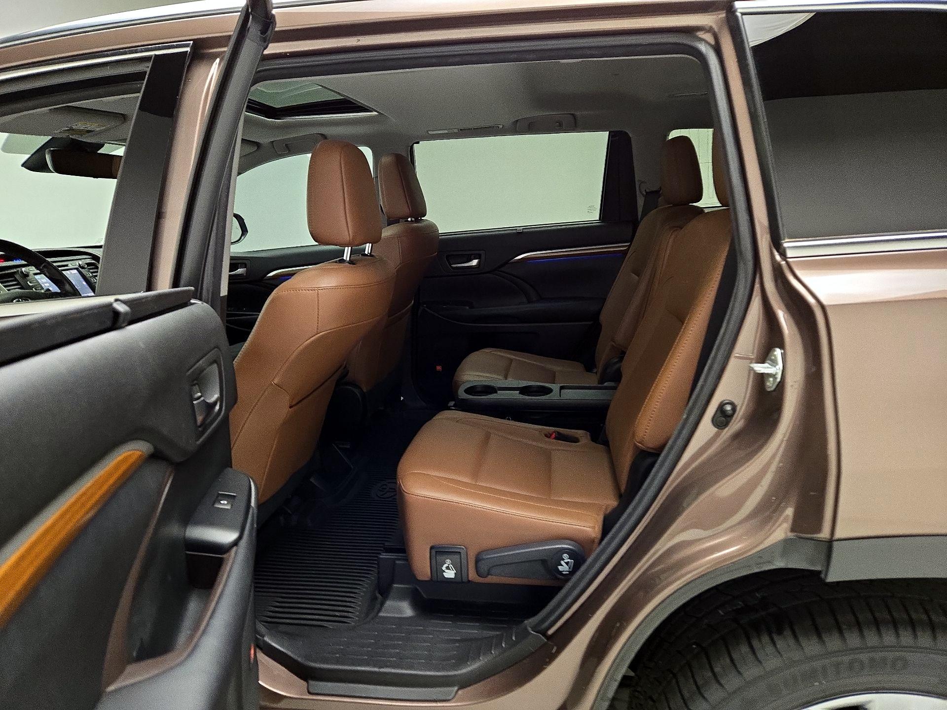 Thumbnail: 2017 Toyota Highlander - 20