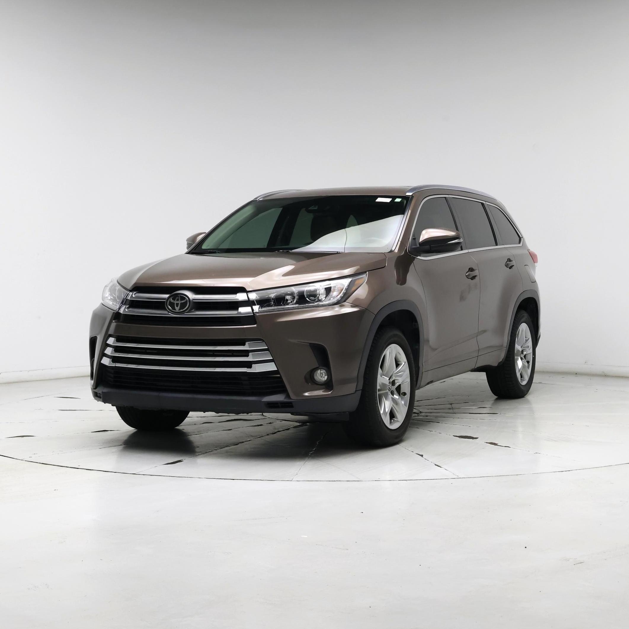 Thumbnail: 2017 Toyota Highlander - 4