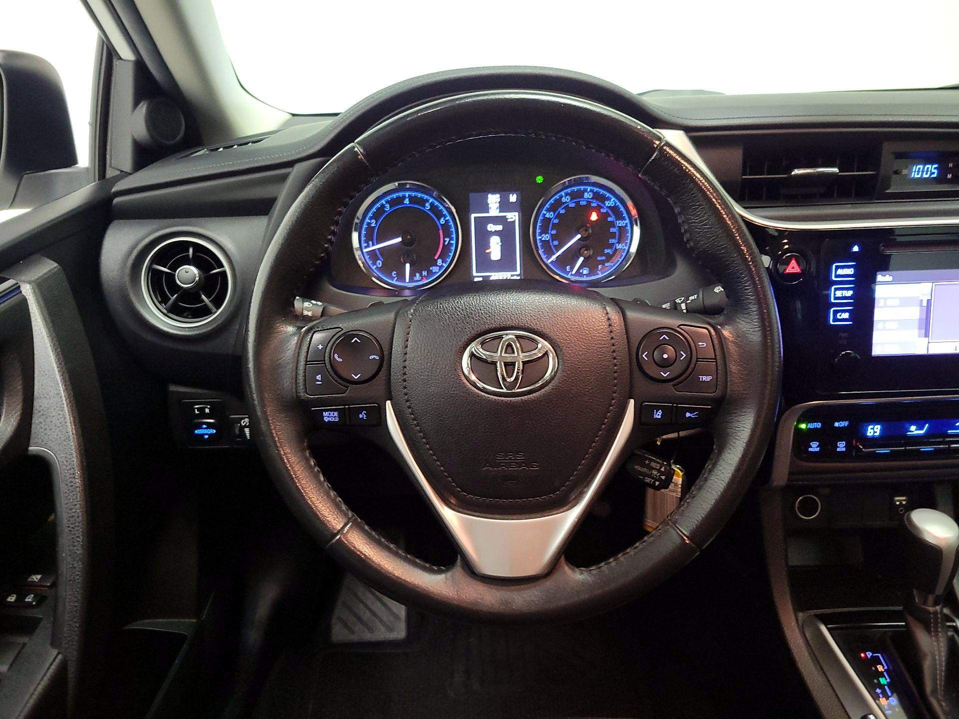 Thumbnail: 2017 Toyota Corolla - 10