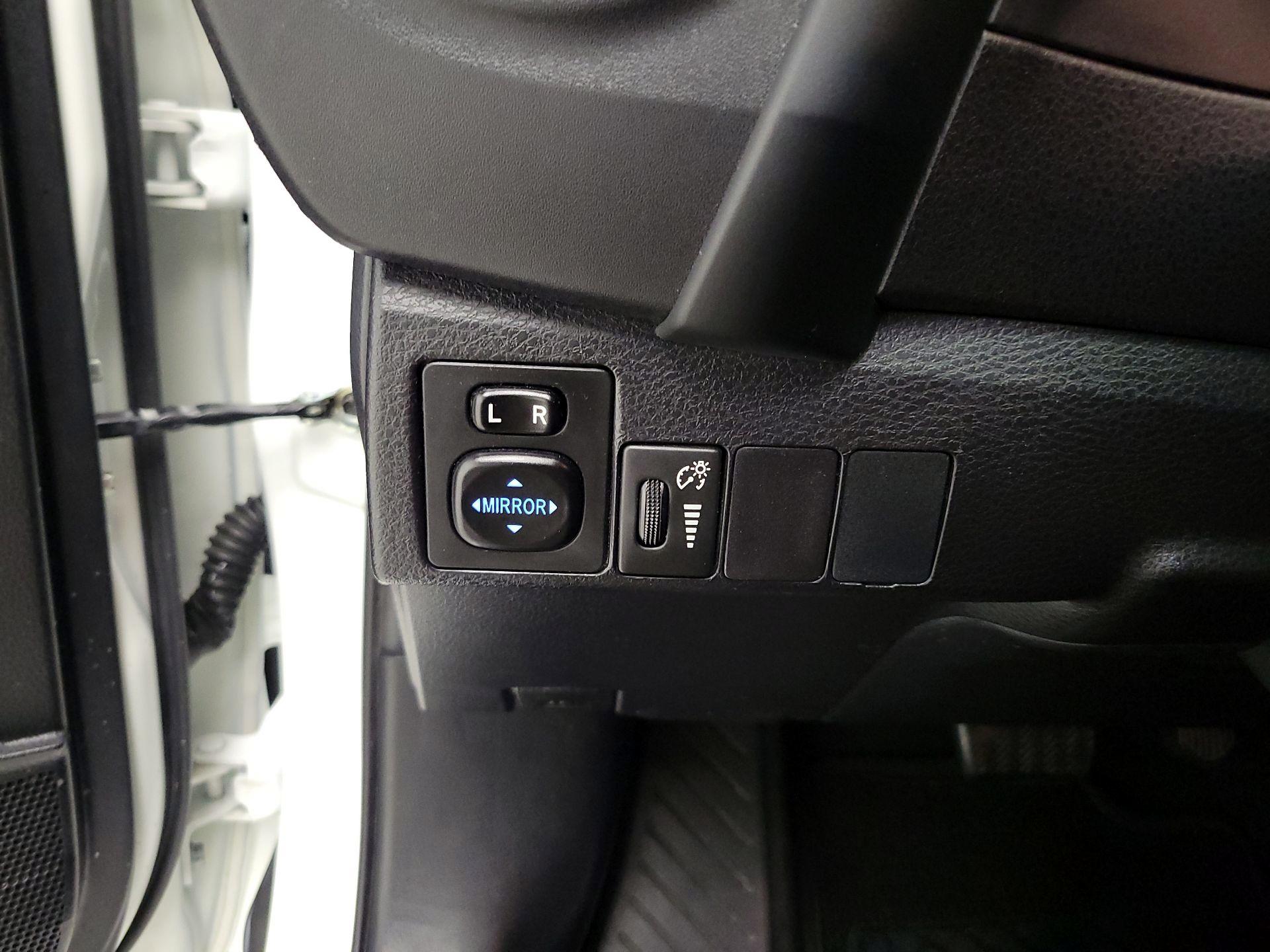 Thumbnail: 2017 Toyota Corolla - 13