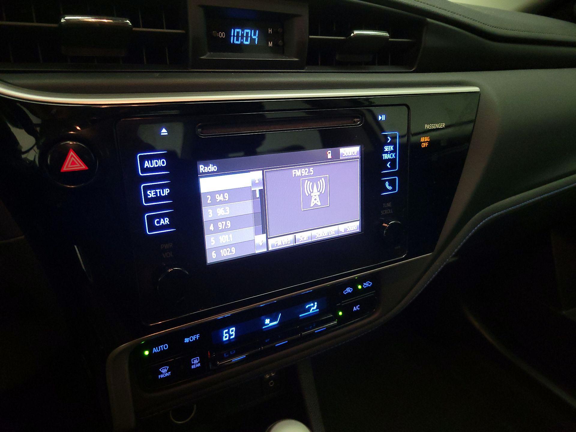 Thumbnail: 2017 Toyota Corolla - 15