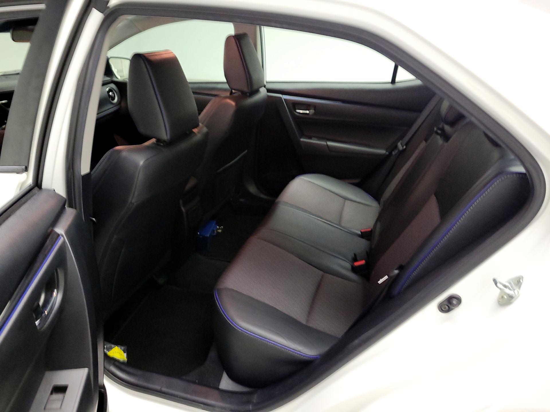 Thumbnail: 2017 Toyota Corolla - 18