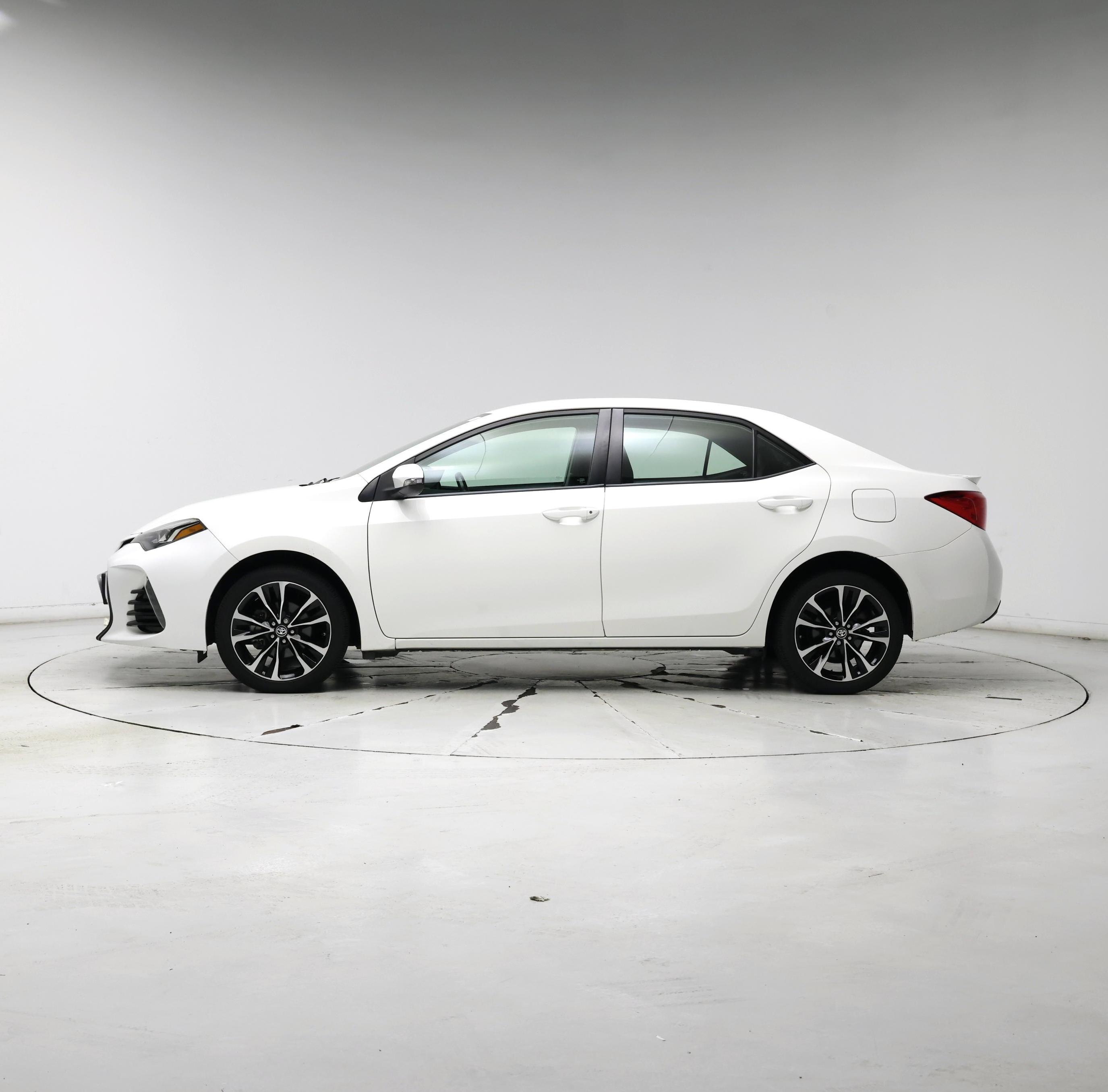 Thumbnail: 2017 Toyota Corolla - 3