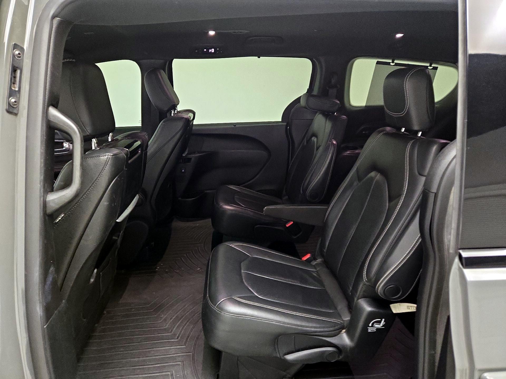 Thumbnail: 2020 Chrysler Pacifica - 20