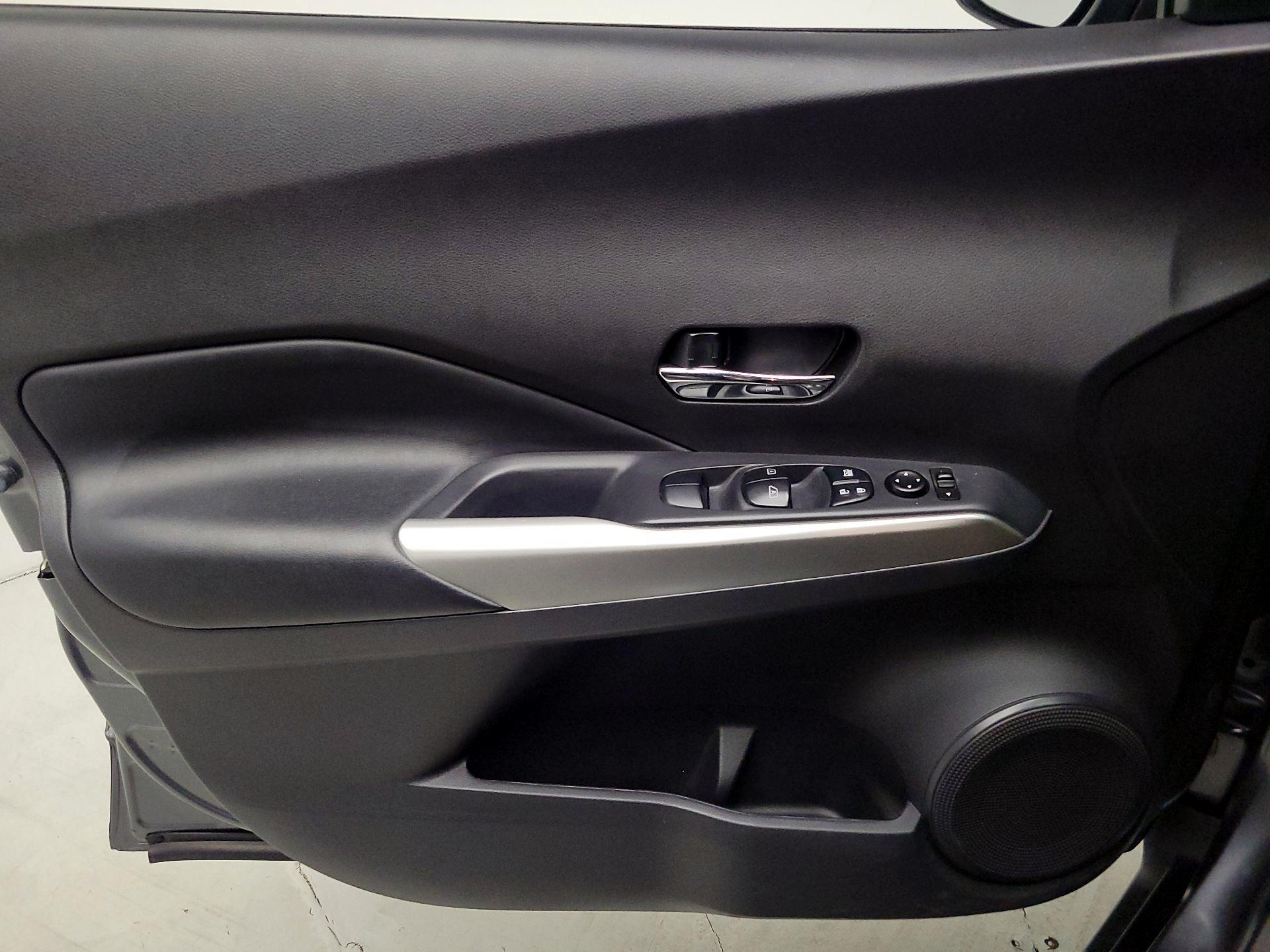 Thumbnail: 2019 Nissan Kicks - 12