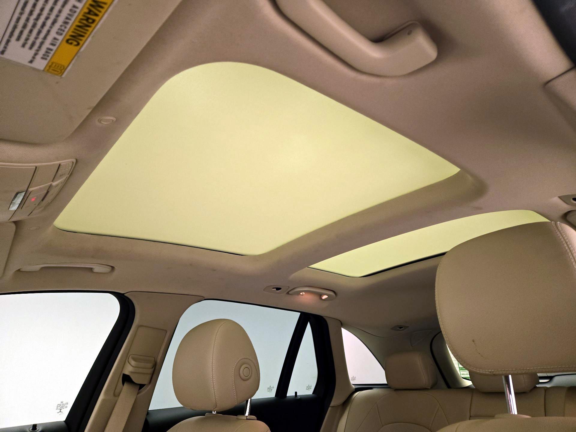 Thumbnail: 2021 Mercedes-Benz GLC - 18