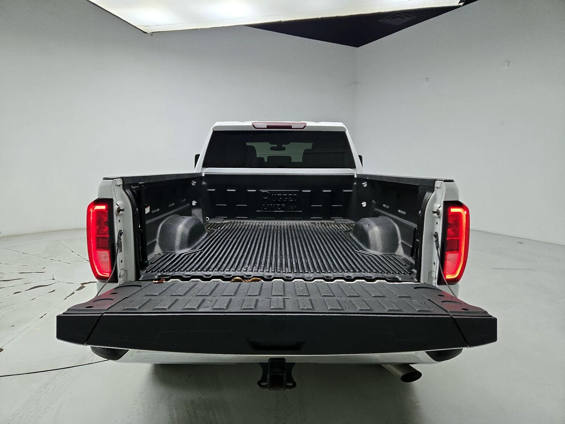 Thumbnail: 2021 GMC Sierra 2500 - 17