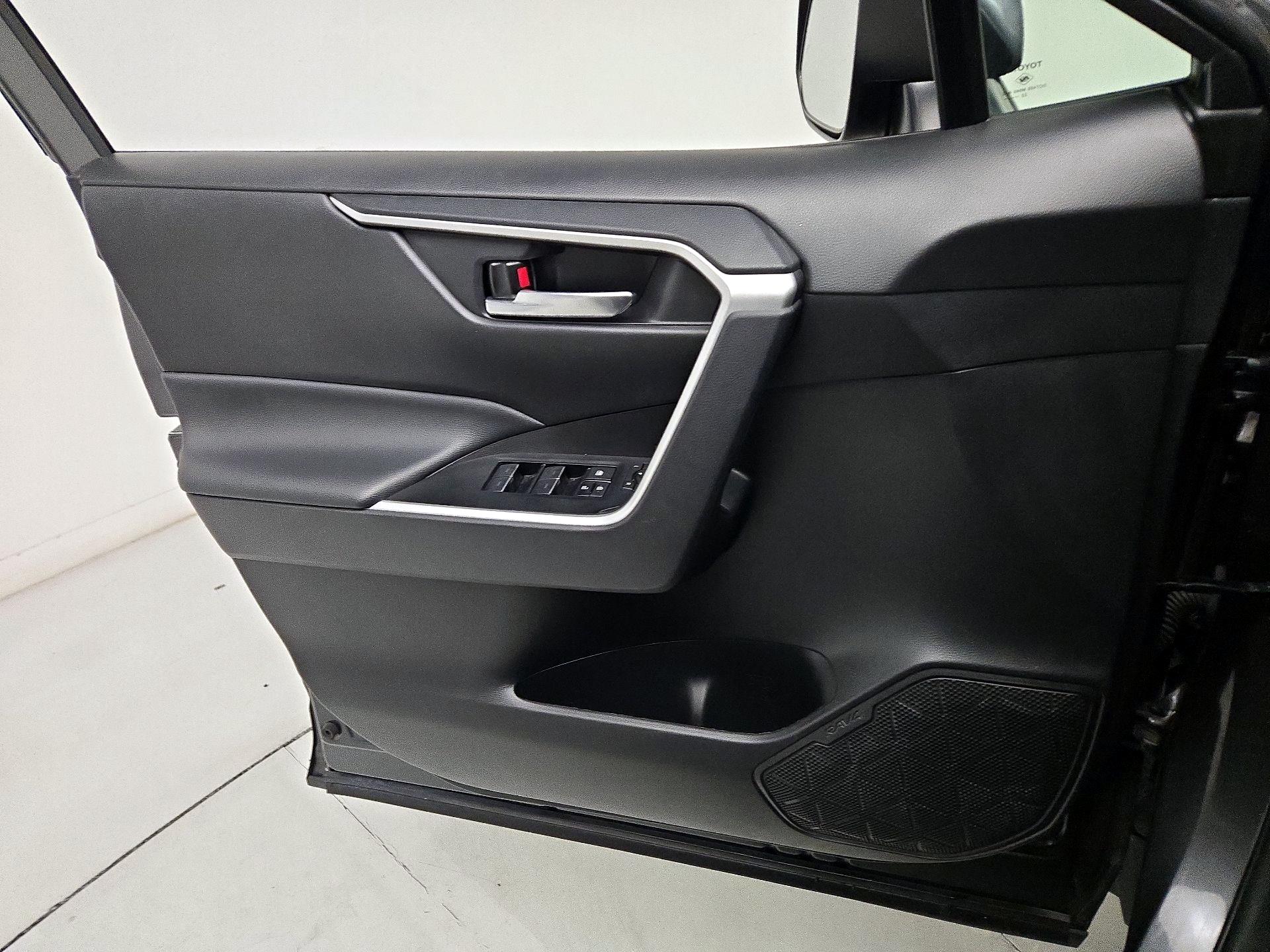 Thumbnail: 2023 Toyota RAV4 - 12