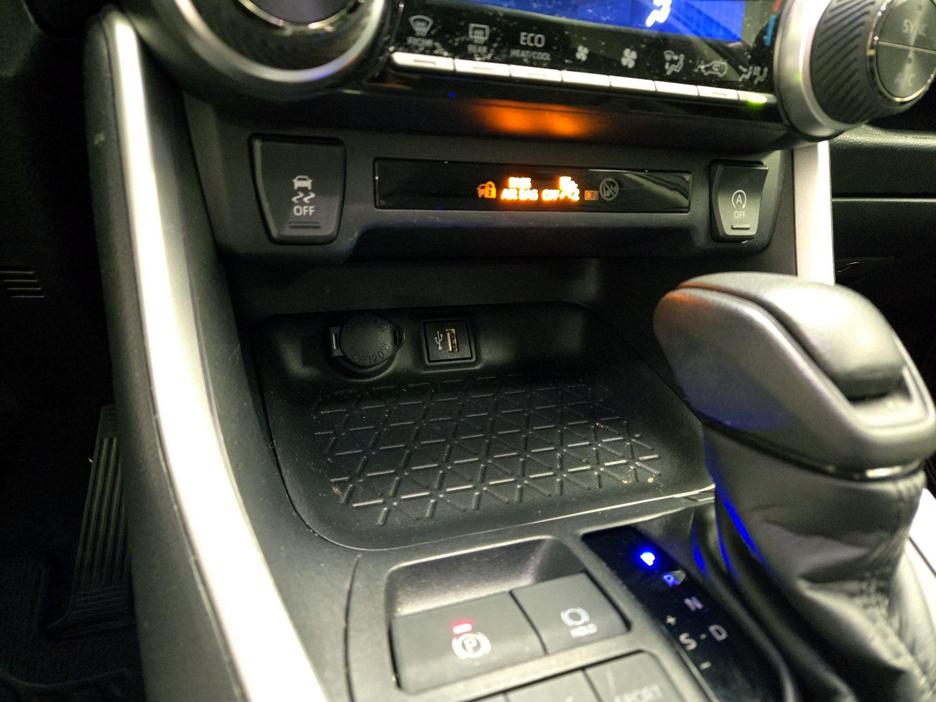 Thumbnail: 2023 Toyota RAV4 - 18