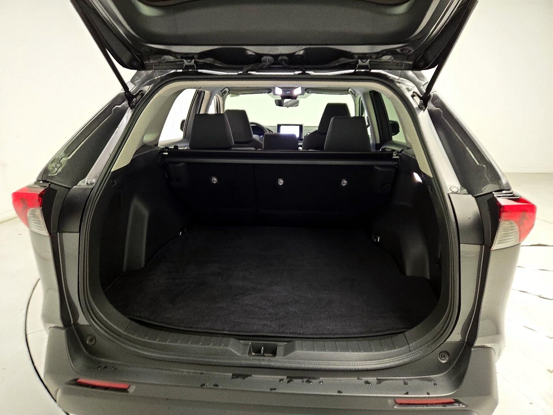 Thumbnail: 2023 Toyota RAV4 - 20