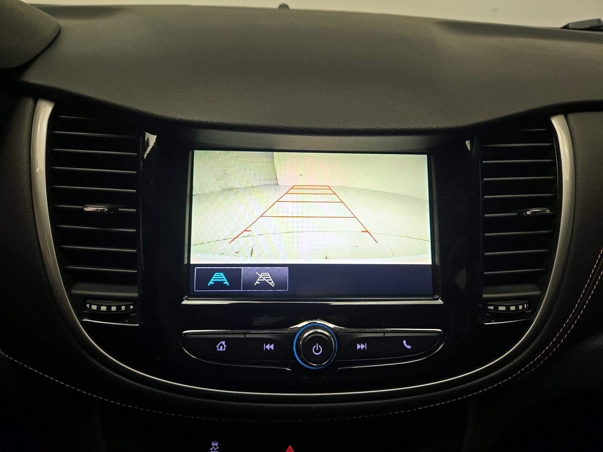 Thumbnail: 2017 Chevrolet Trax - 14