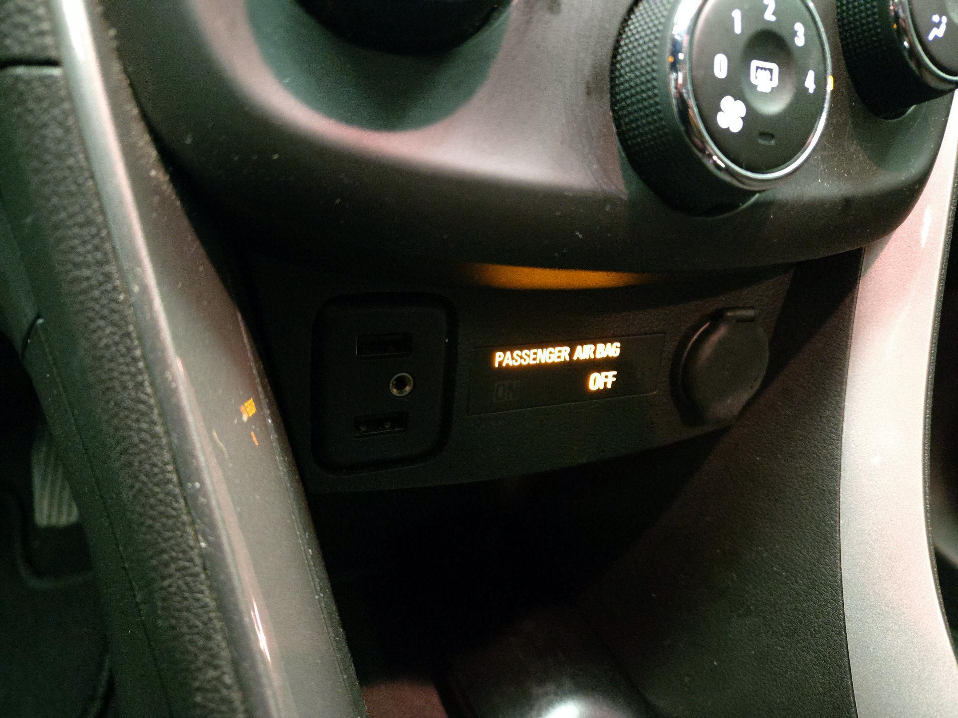 Thumbnail: 2017 Chevrolet Trax - 18