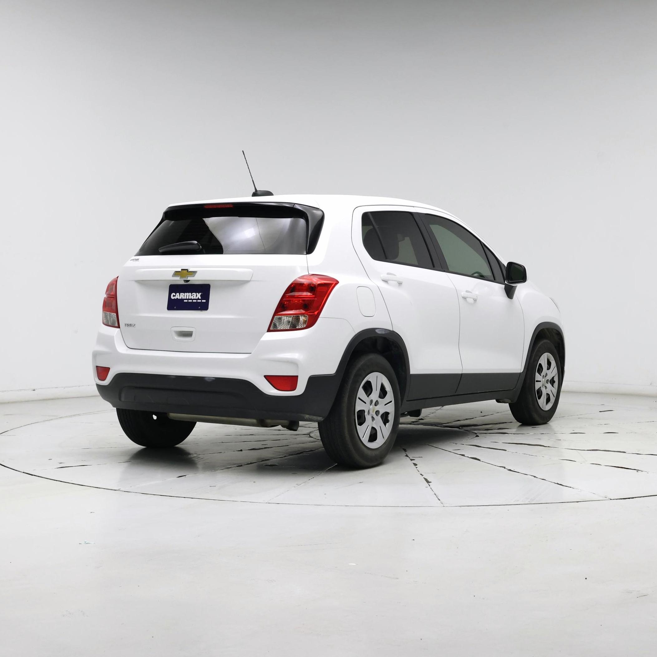 Thumbnail: 2017 Chevrolet Trax - 8