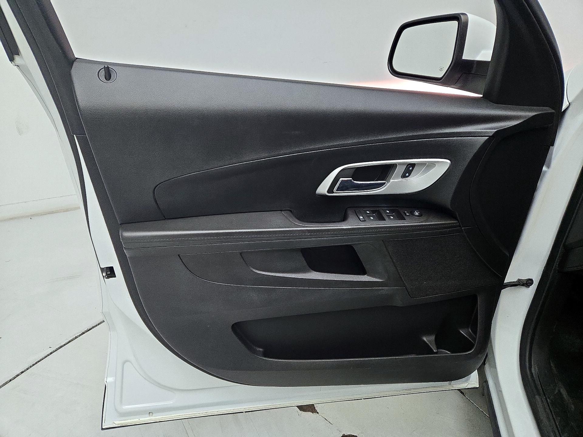 Thumbnail: 2017 Chevrolet Equinox - 12