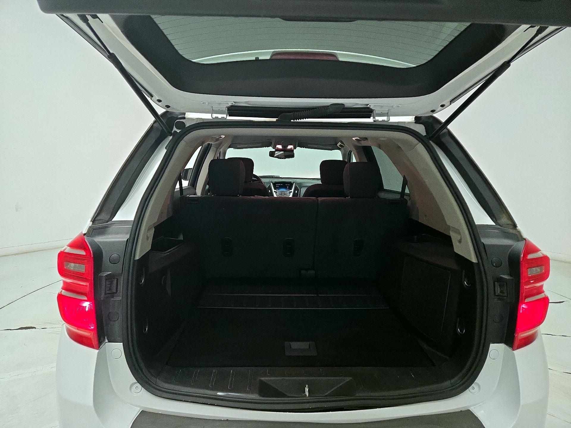 Thumbnail: 2017 Chevrolet Equinox - 20