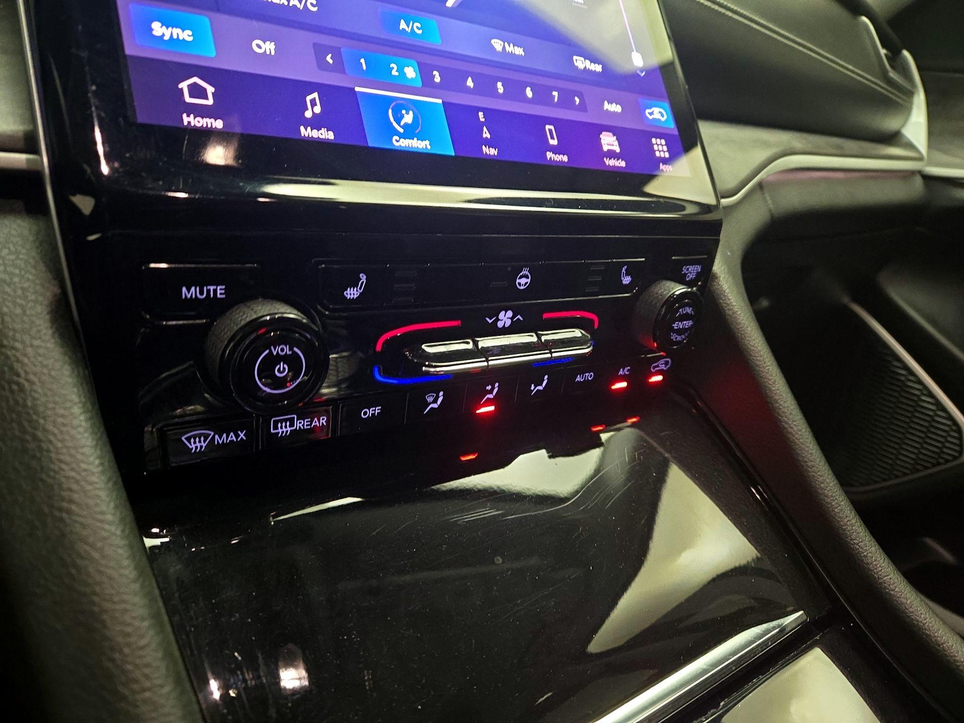 Thumbnail: 2022 Jeep Grand Cherokee L - 16