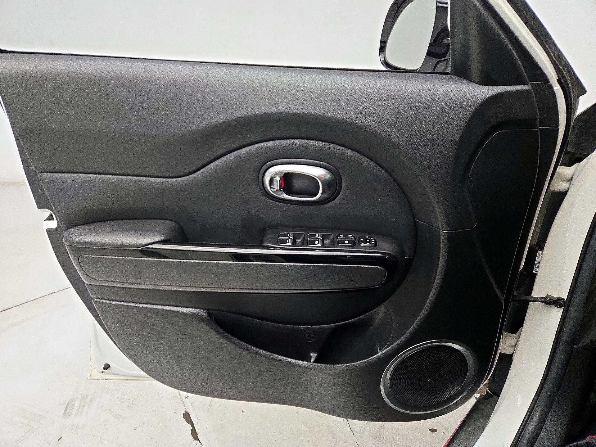 Thumbnail: 2017 Kia Soul - 12