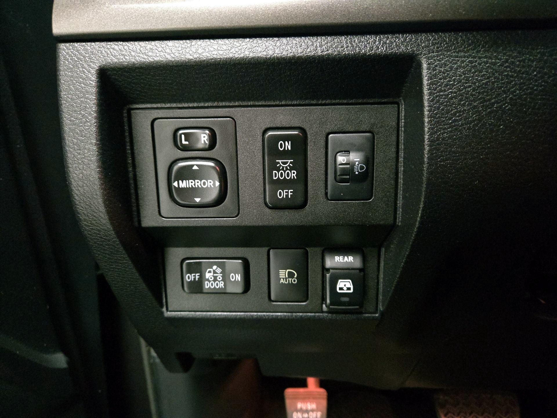 Thumbnail: 2018 Toyota Tundra - 13