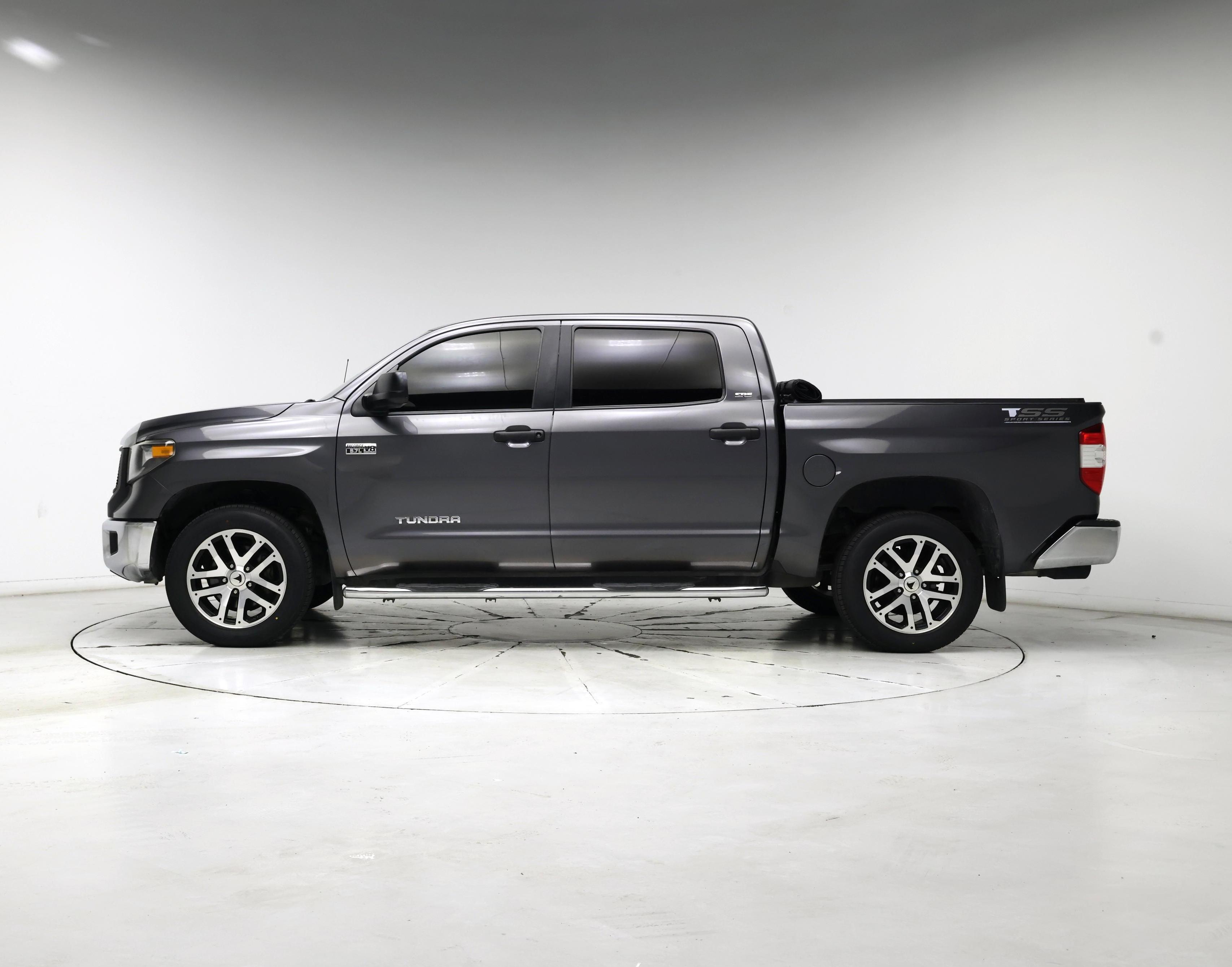 Thumbnail: 2018 Toyota Tundra - 3