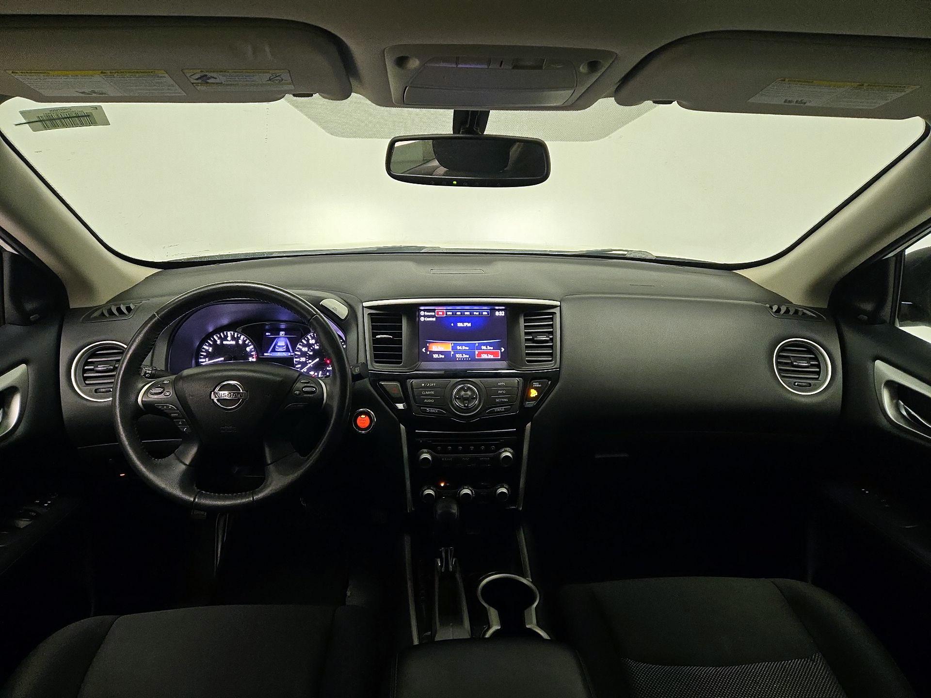 Thumbnail: 2019 Nissan Pathfinder - 9