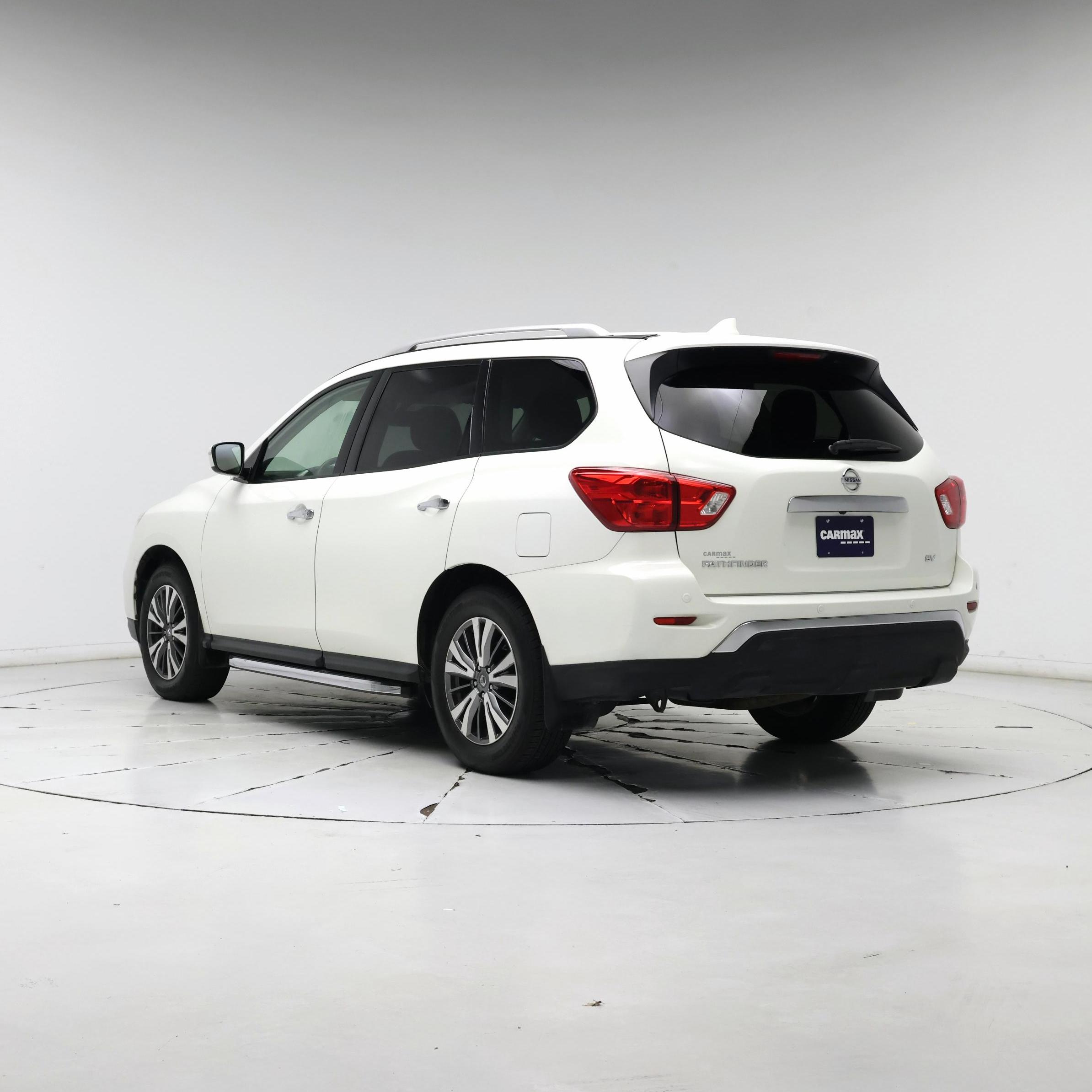 Thumbnail: 2019 Nissan Pathfinder - 2
