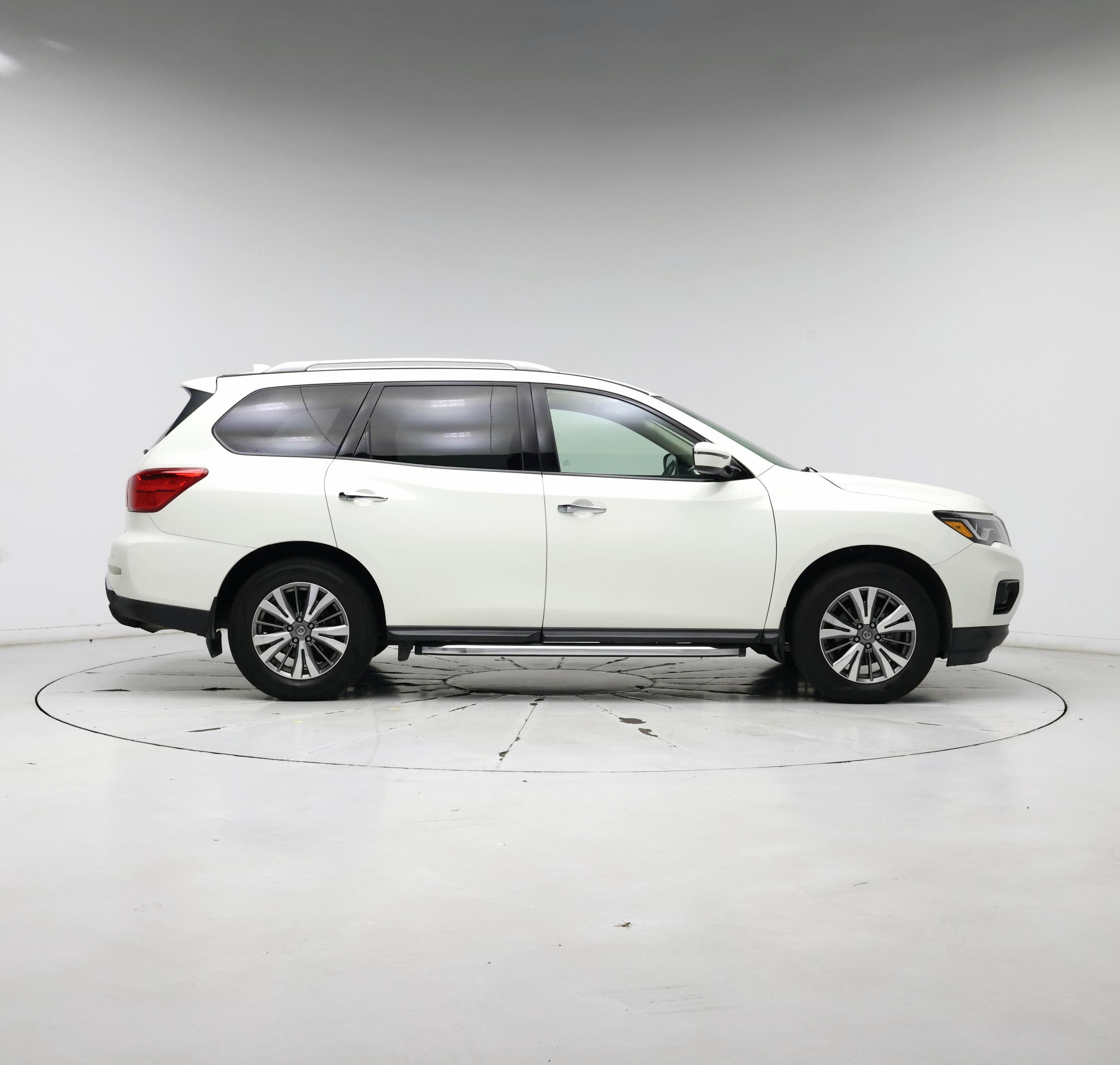 Thumbnail: 2019 Nissan Pathfinder - 7