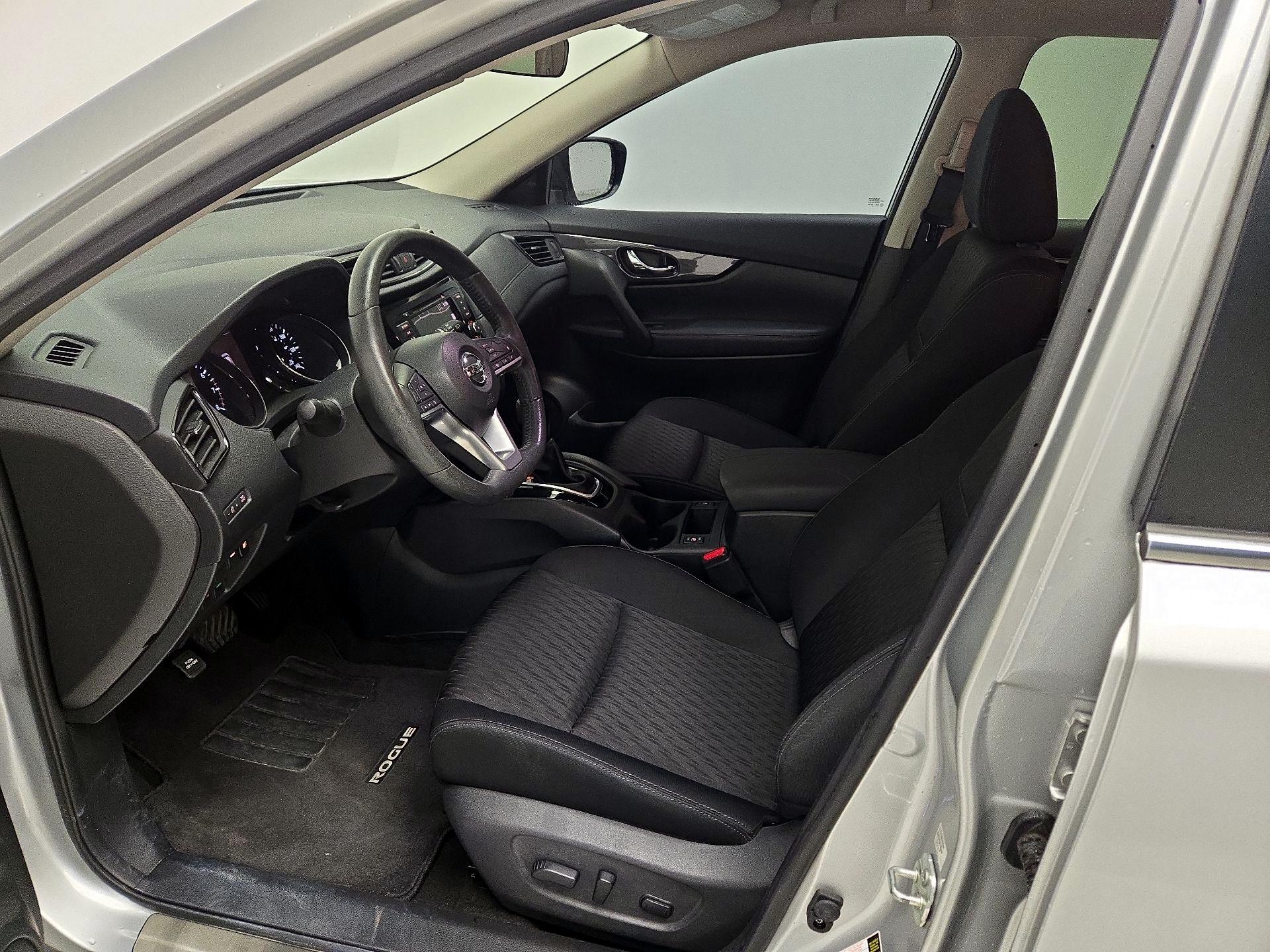 Thumbnail: 2018 Nissan Rogue - 11