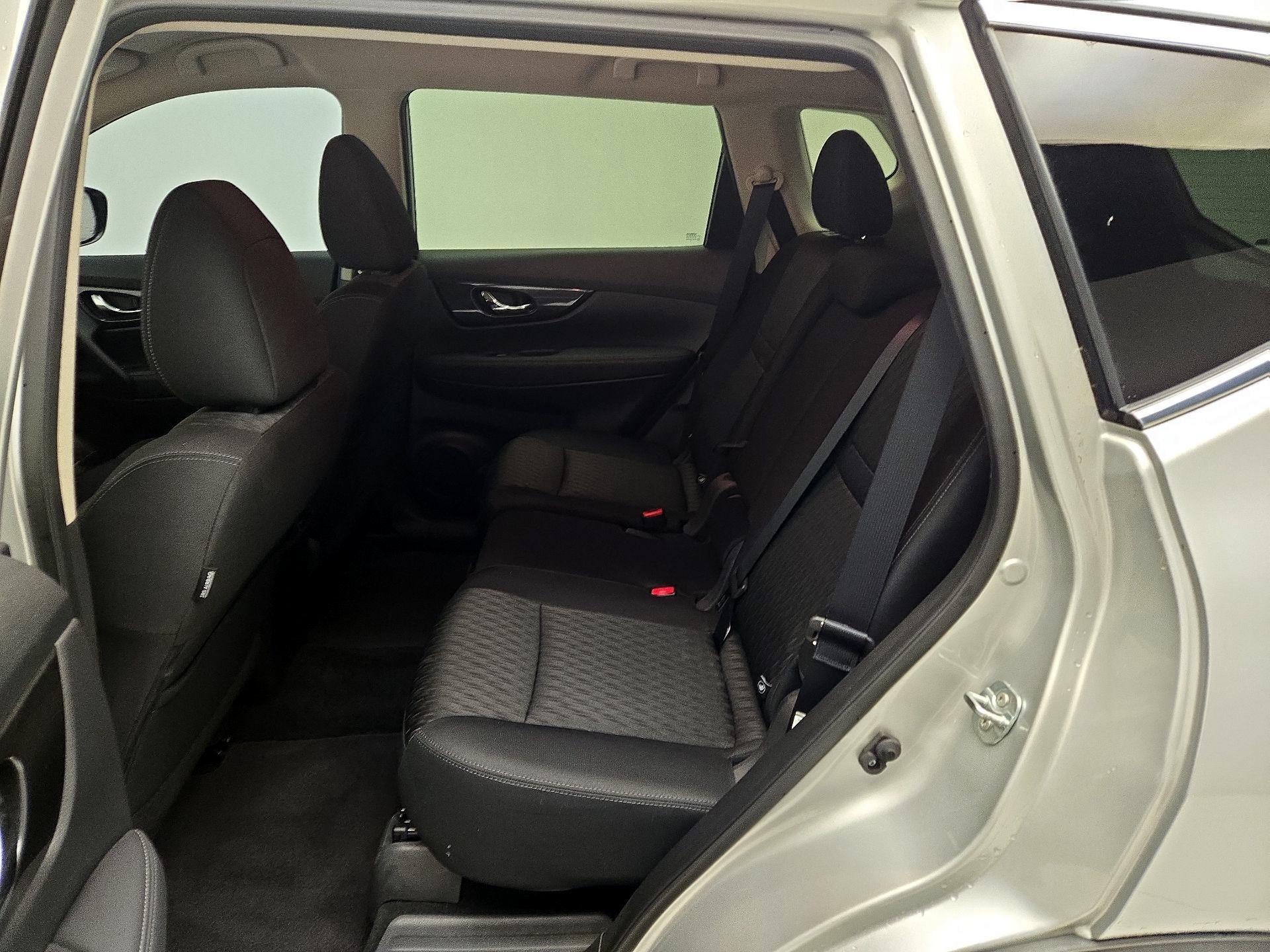 Thumbnail: 2018 Nissan Rogue - 20