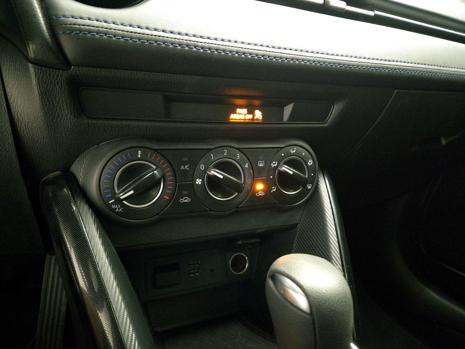 Thumbnail: 2018 Toyota Yaris iA - 15