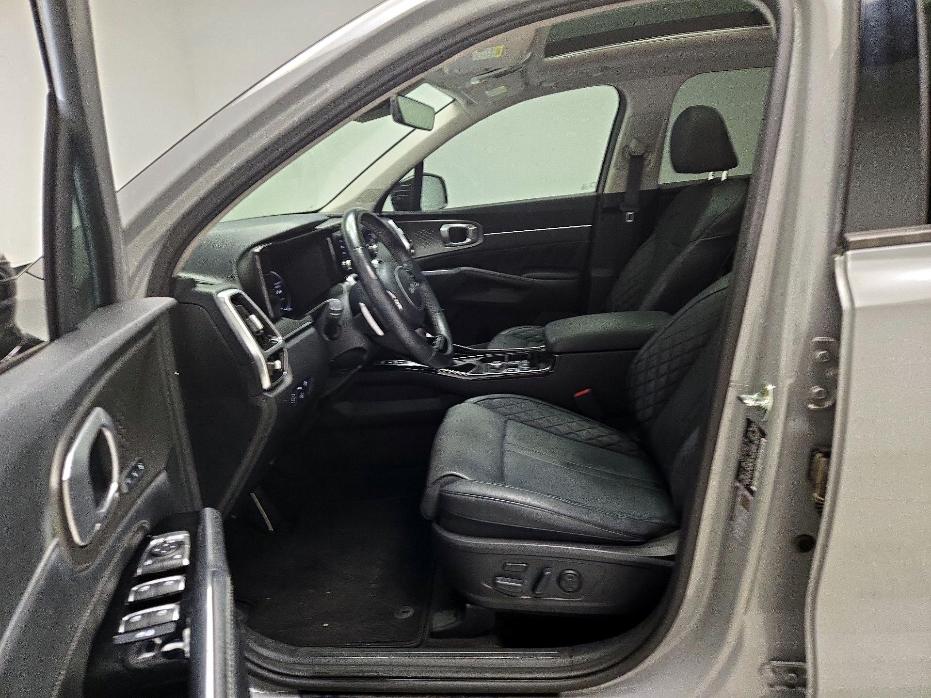 Thumbnail: 2022 Kia Sorento - 11