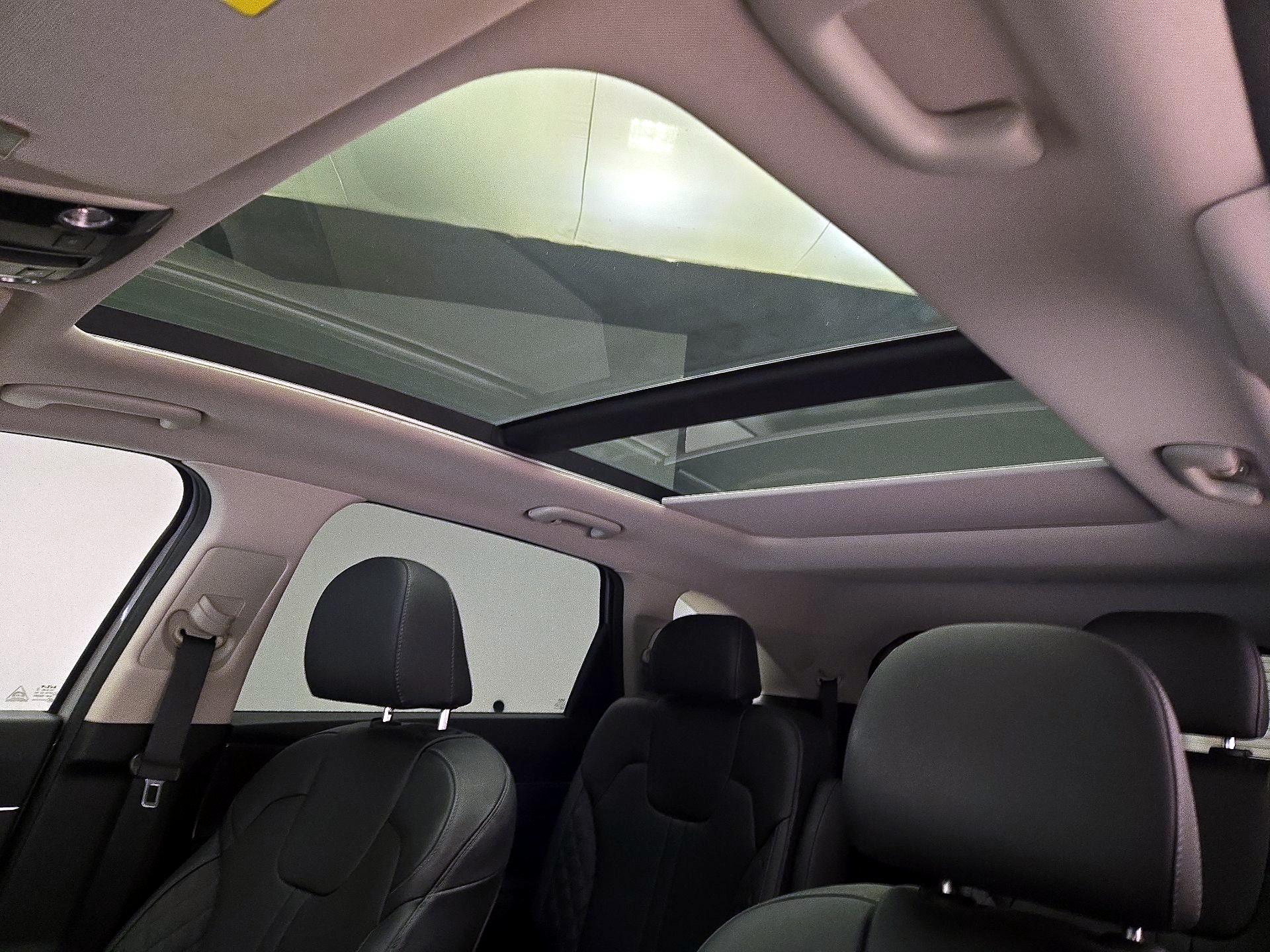 Thumbnail: 2022 Kia Sorento - 19