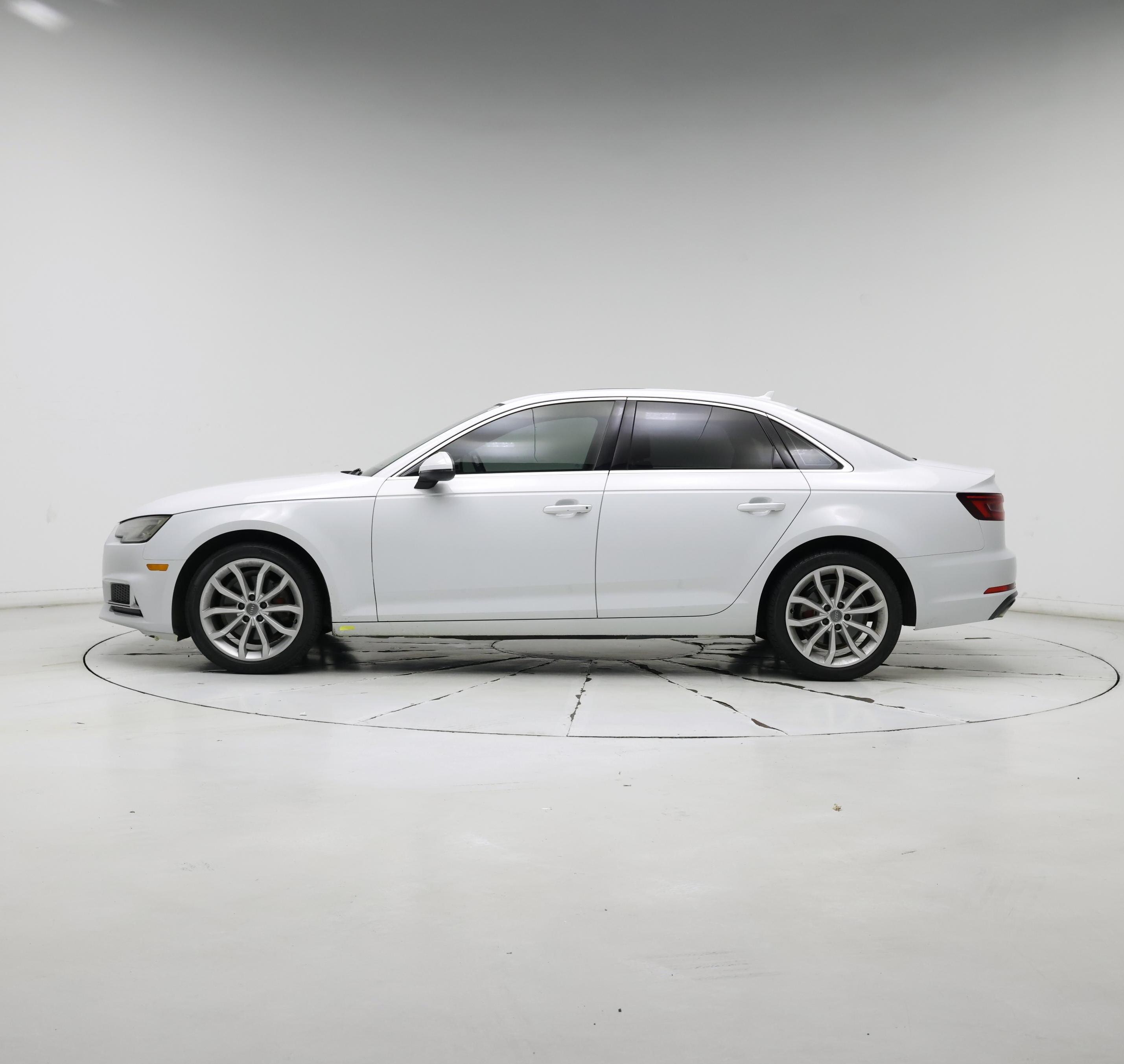 Thumbnail: 2019 Audi A4 - 3