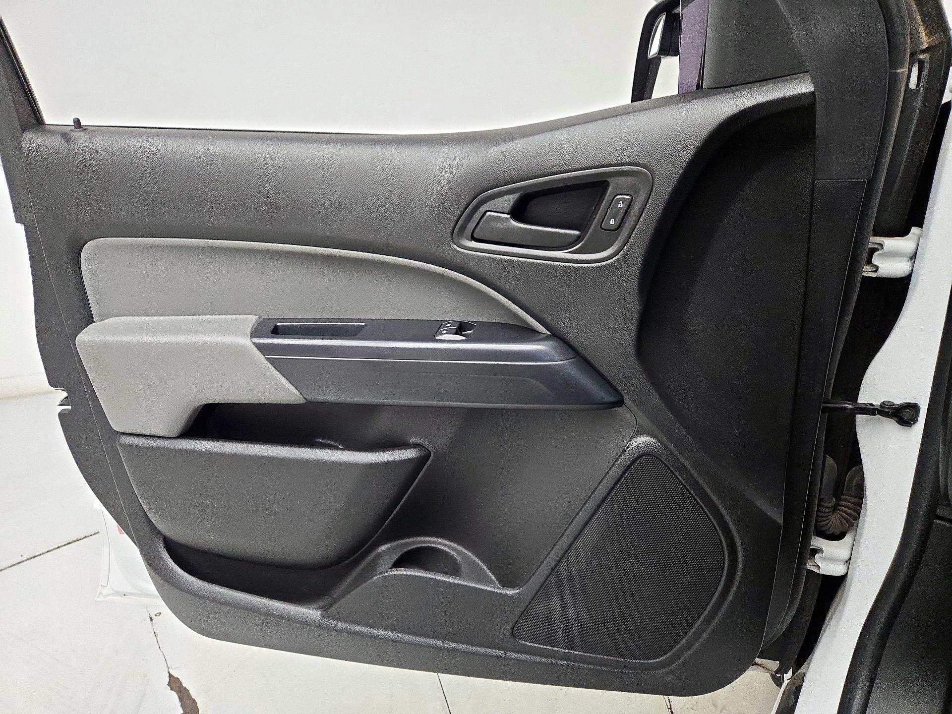 Thumbnail: 2019 Chevrolet Colorado - 12