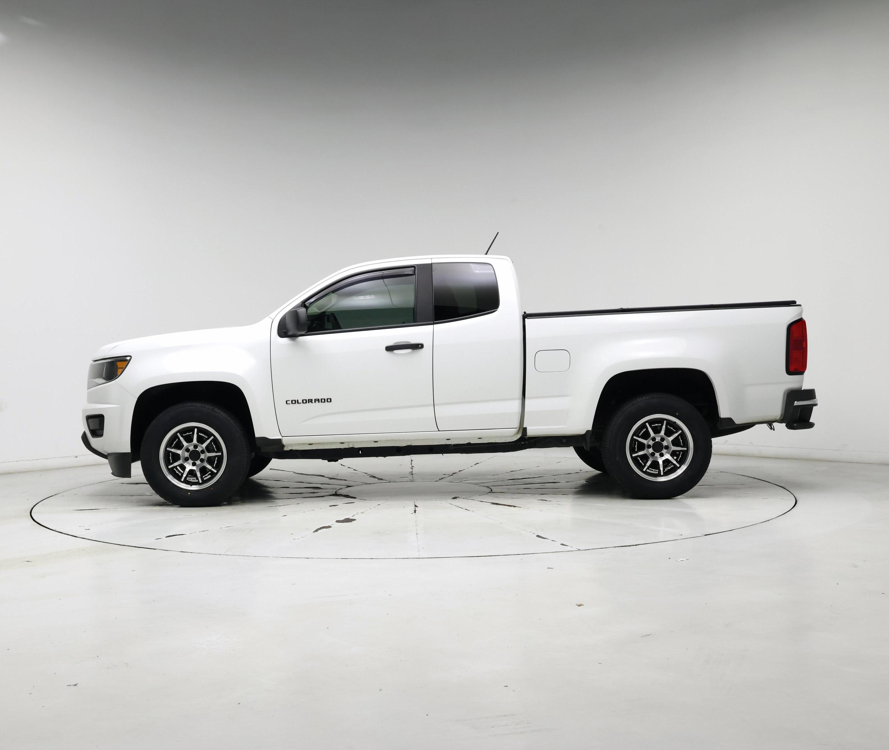 Thumbnail: 2019 Chevrolet Colorado - 3