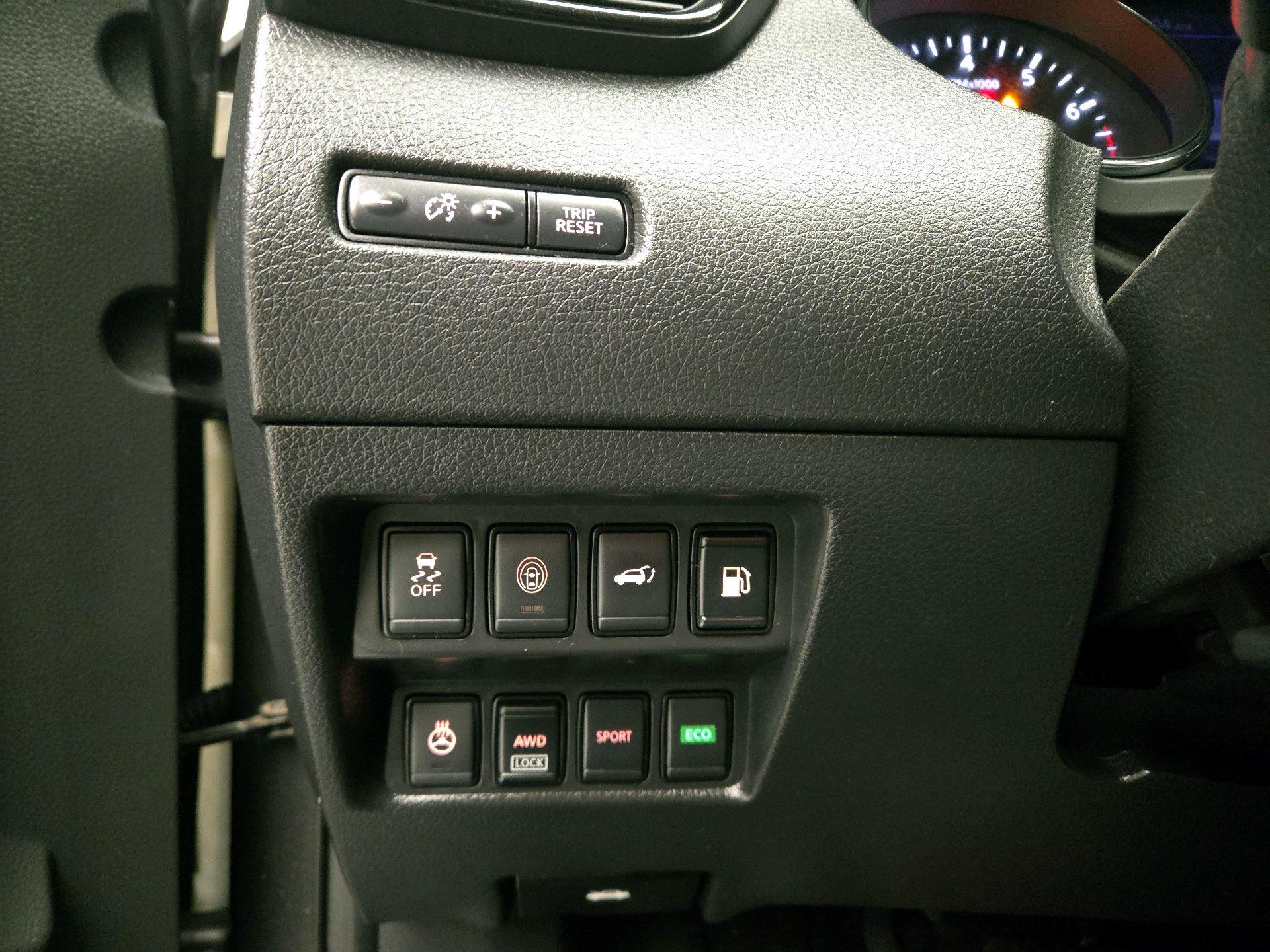 Thumbnail: 2018 Nissan Rogue - 13