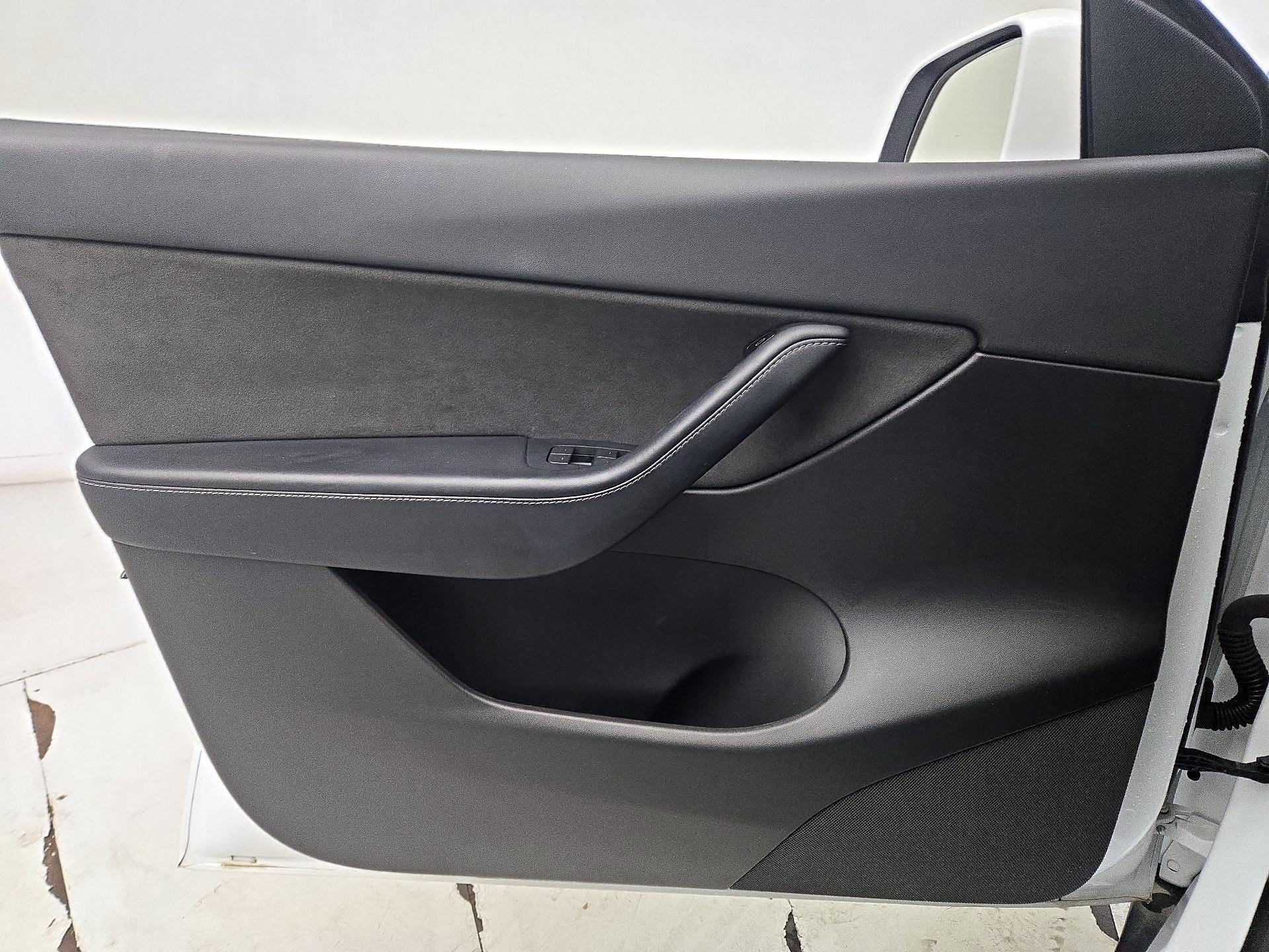 Thumbnail: 2022 Tesla Model Y - 12